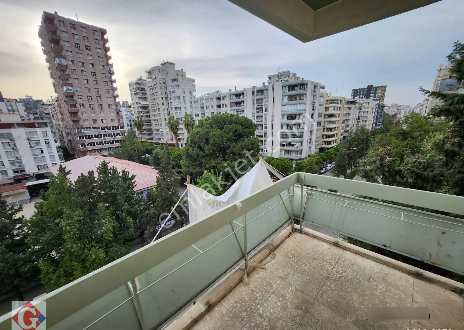Görgün'den Gazipaşa Bul.toros Cad.köşesi 200m2 4+1 Kombili Daire
