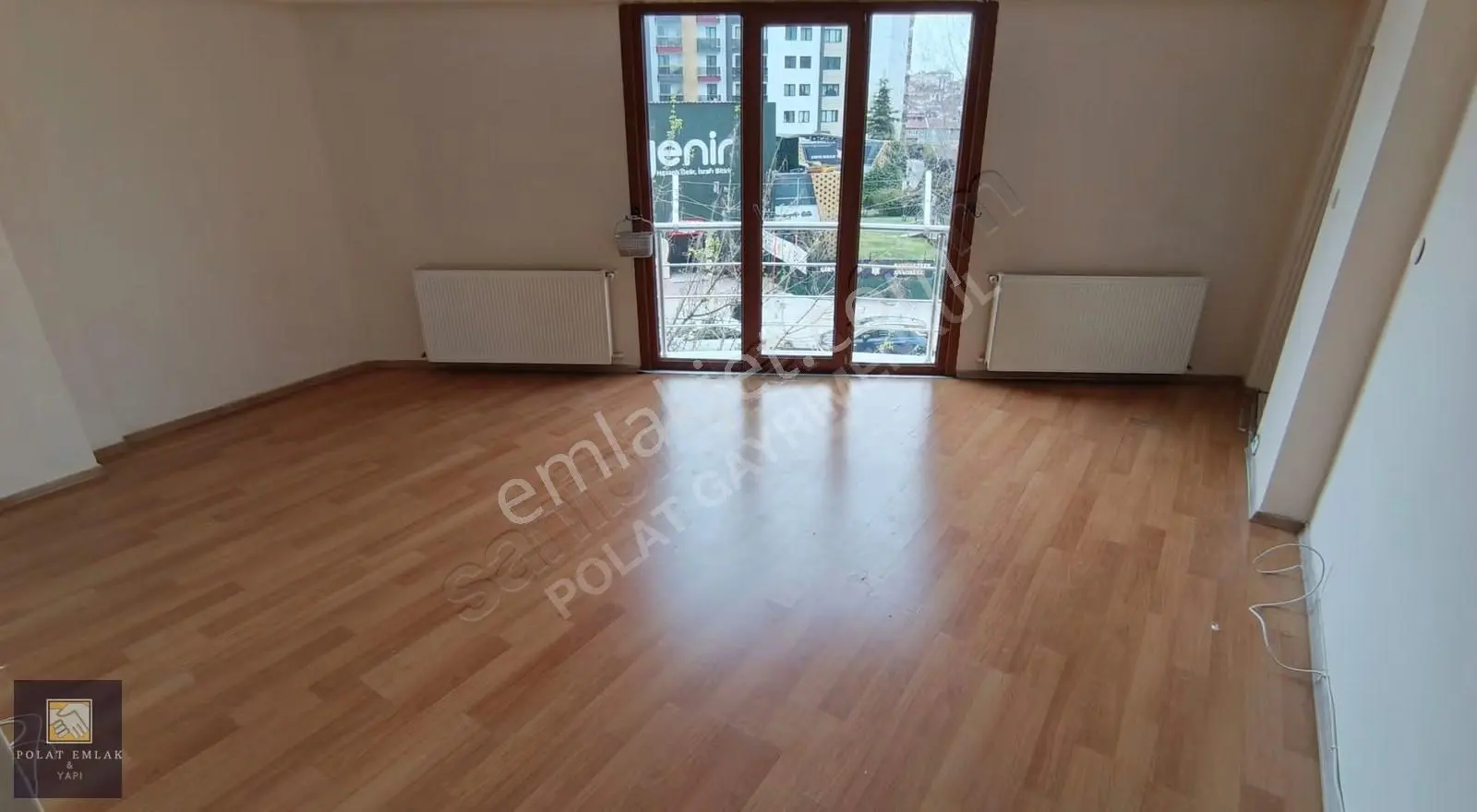 Kiralık Daire Emek Mahallesi 2+1 Arakat Balkonlu Cadde Üzeri
