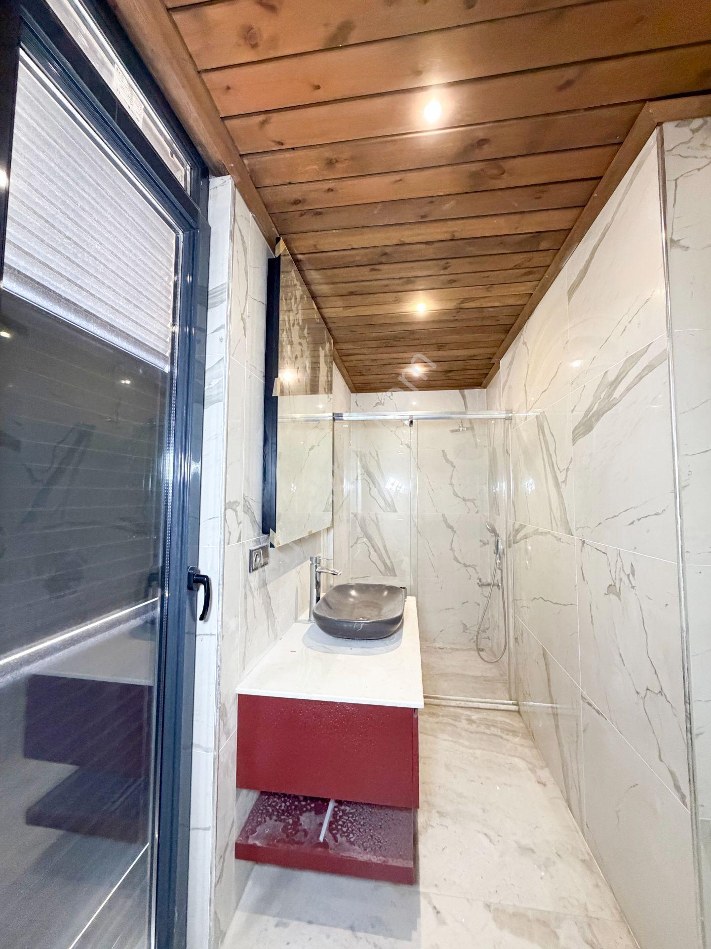 Denize Sıfır Hamam Jakuzi Saunalı 4+2 Teraslı Dubleks - Görsel 23