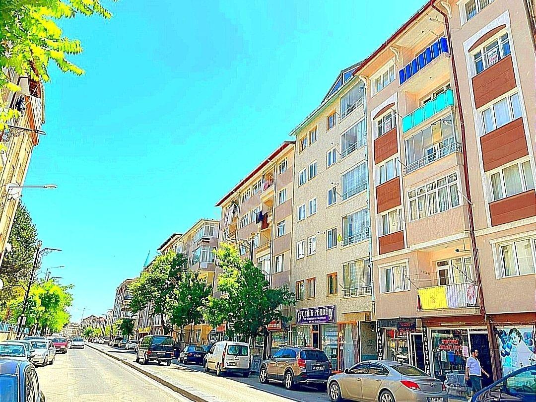 Karahan Emlaktan Kiralık 3+1*4.kat*125 M²*millet Bahçesi Üstünde - Görsel 23