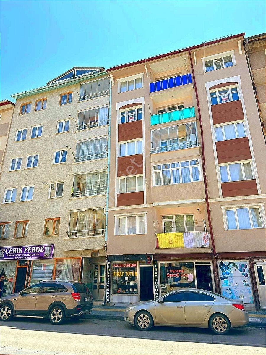 Karahan Emlaktan Kiralık 3+1*4.kat*125 M²*millet Bahçesi Üstünde - Görsel 2