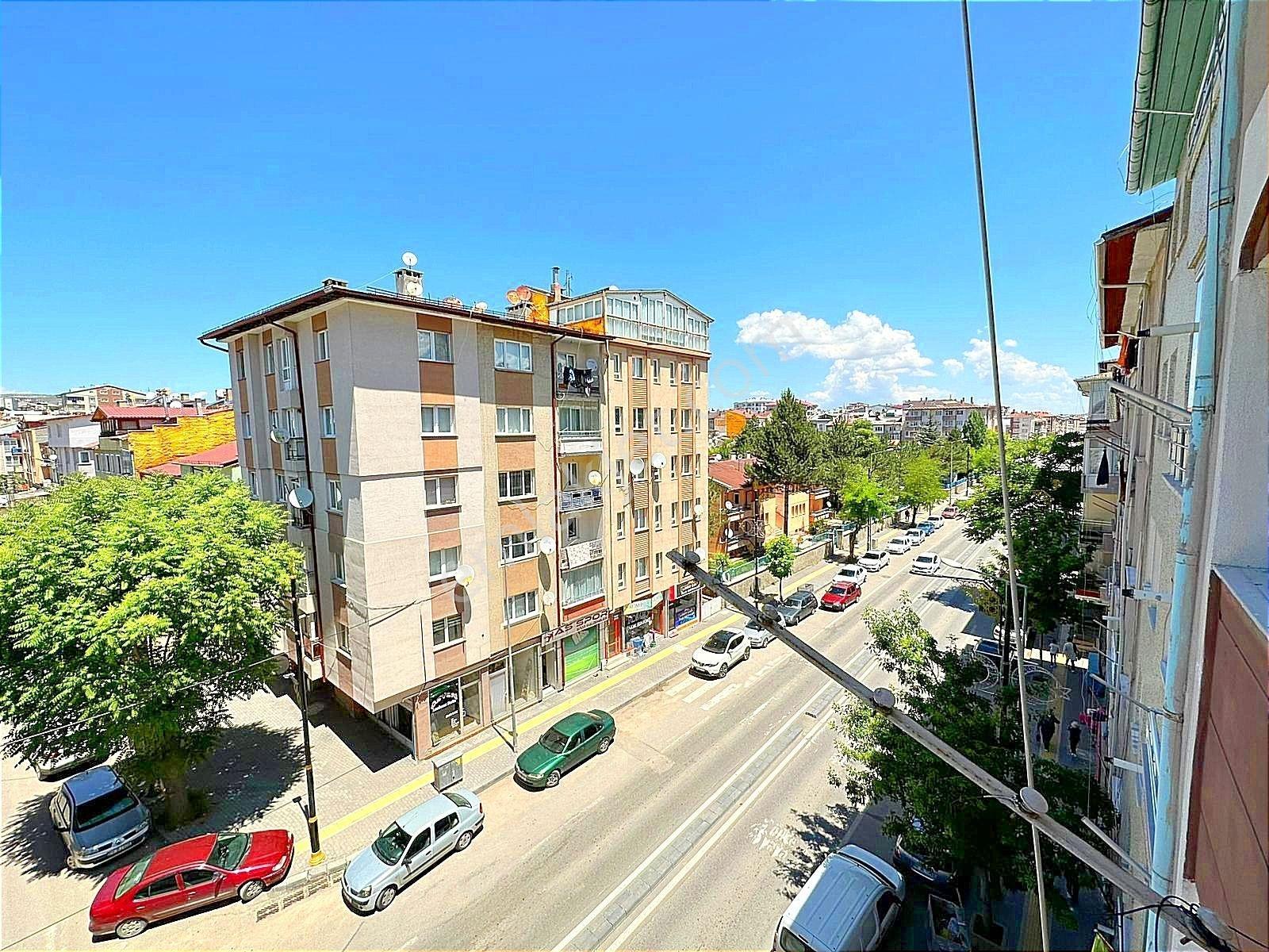 Karahan Emlaktan Kiralık 3+1*4.kat*125 M²*millet Bahçesi Üstünde - Görsel 12