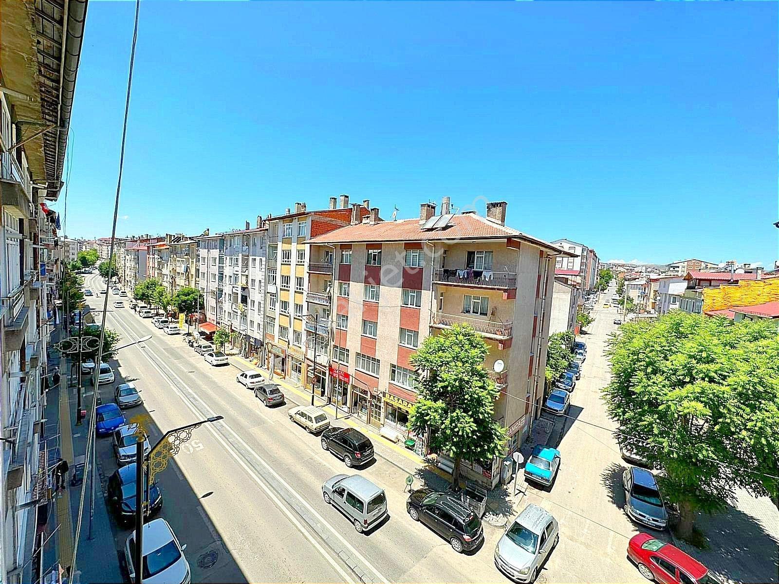 Karahan Emlaktan Kiralık 3+1*4.kat*125 M²*millet Bahçesi Üstünde - Görsel 13