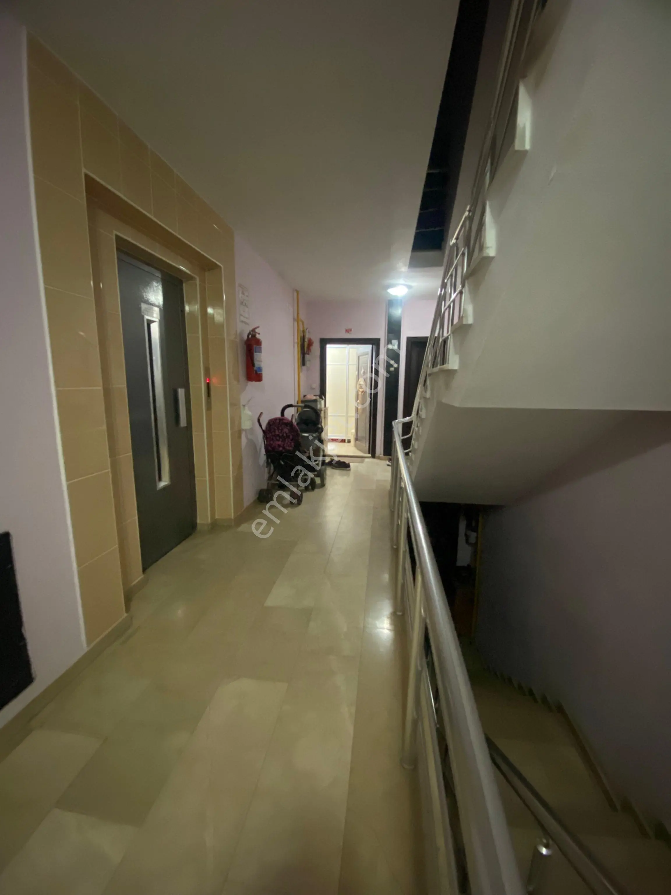 Remax Maviden Pamukova Merkezde Geniş 3+1 Ara Kat Daire - Görsel 3