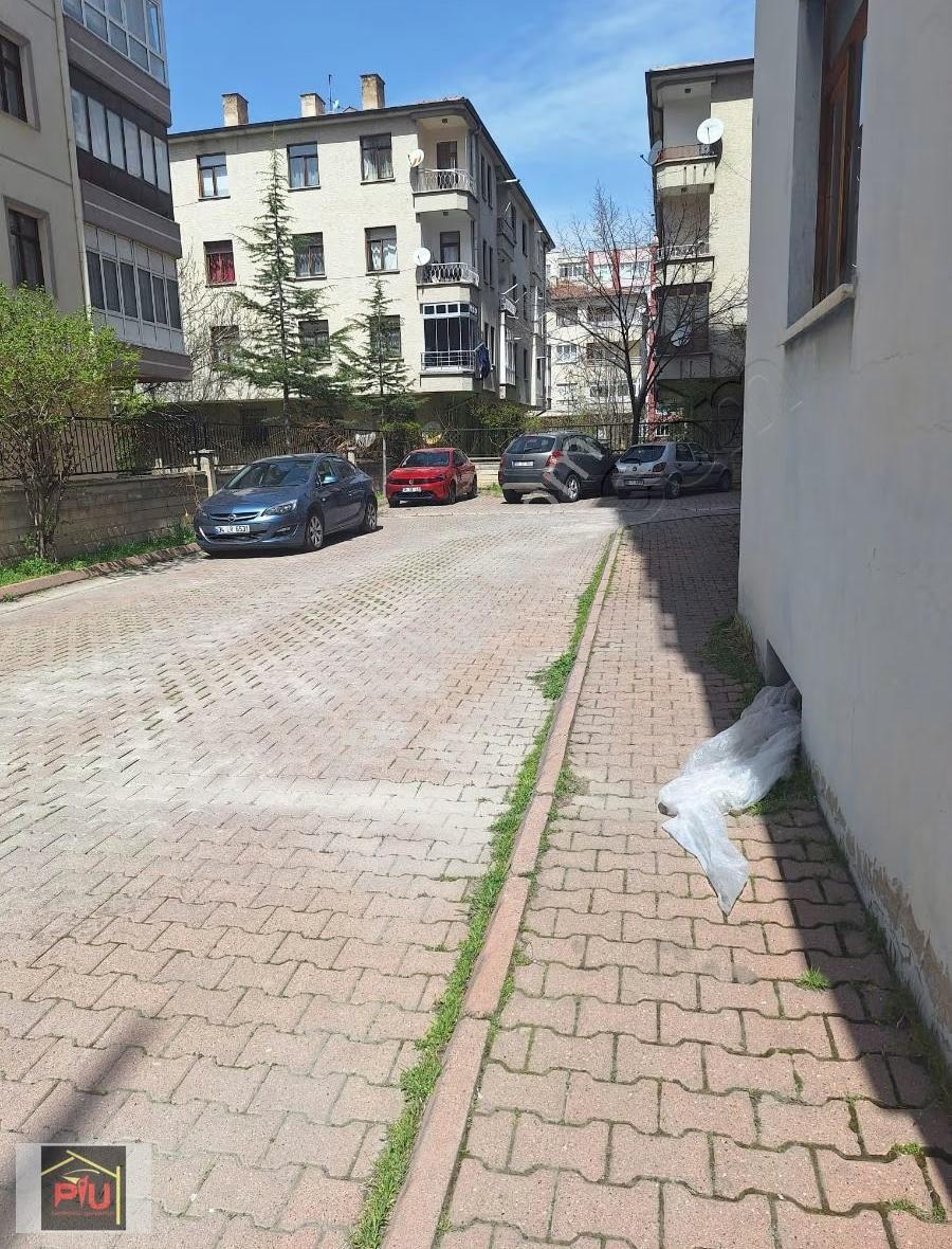 Kılıçaslanda Merkezi Konumda 185 M² Geniş 4+1 Fırsat Daire - Görsel 4