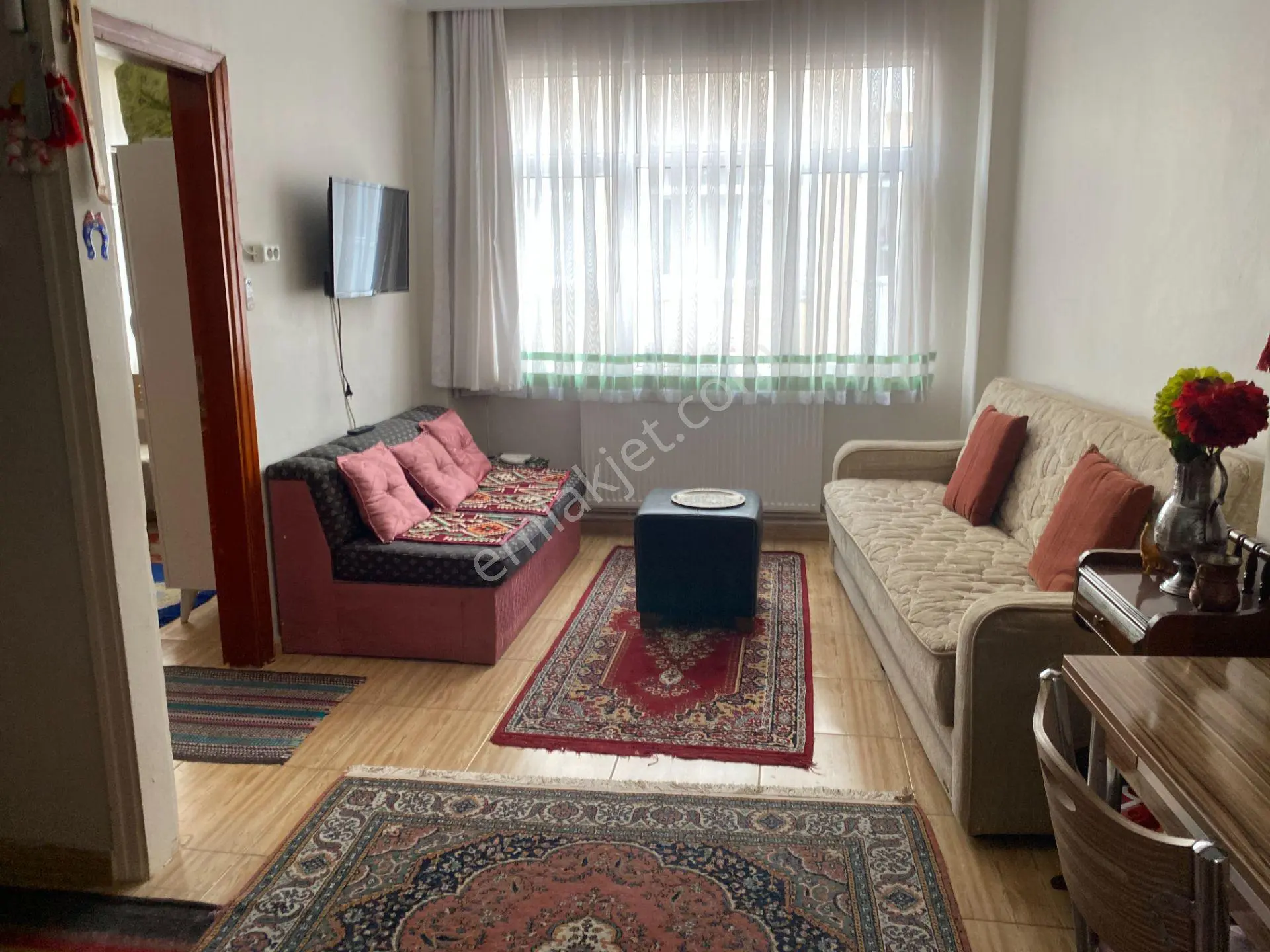 Destan-952 Kocamustafapaşa’da Ali Fakih Cami Civarı-1+1 Orta-kat 65m2 Kombi Kaloriferli