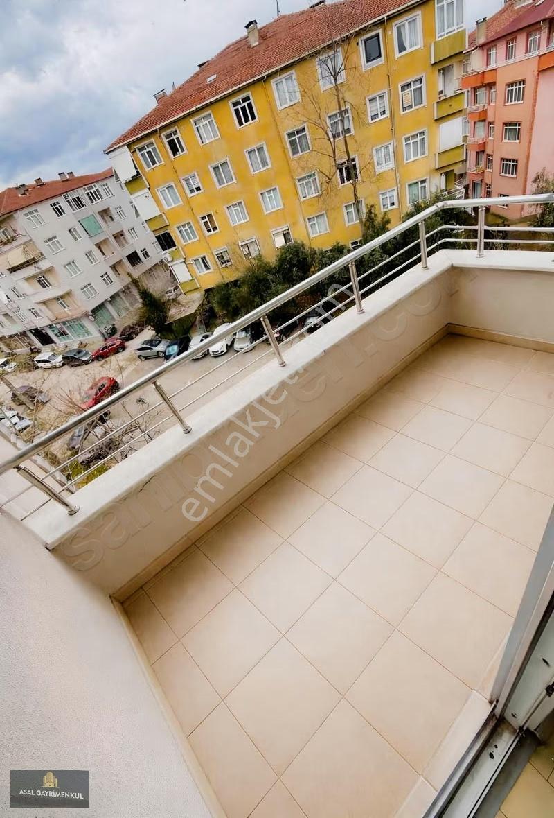 Merkezde Aile Binasında Kiralık Daire - Görsel 6
