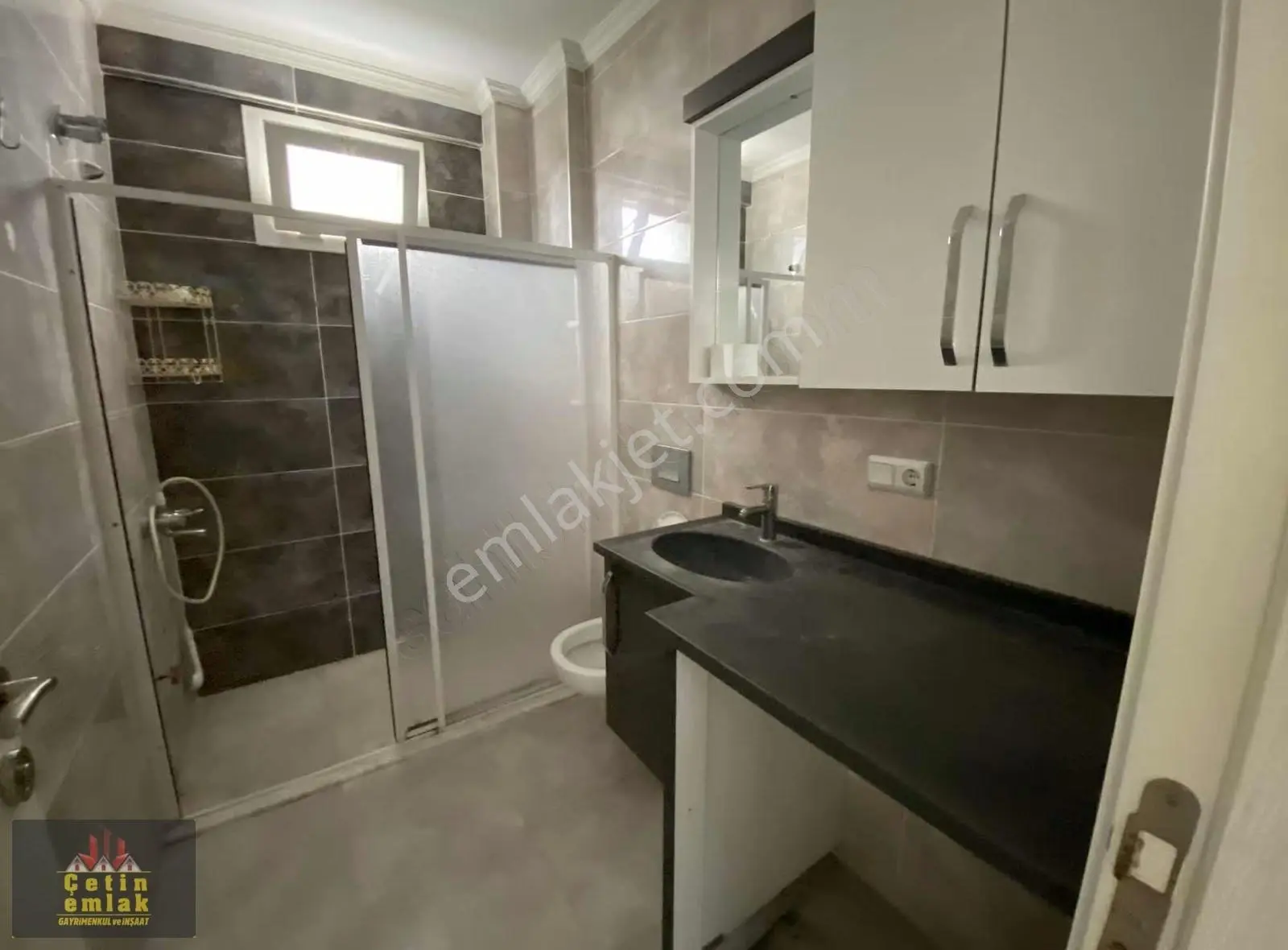 Kuşadası Davutlarda Merkezde Devamlı Kiralık 2+1 Daire - Görsel 4