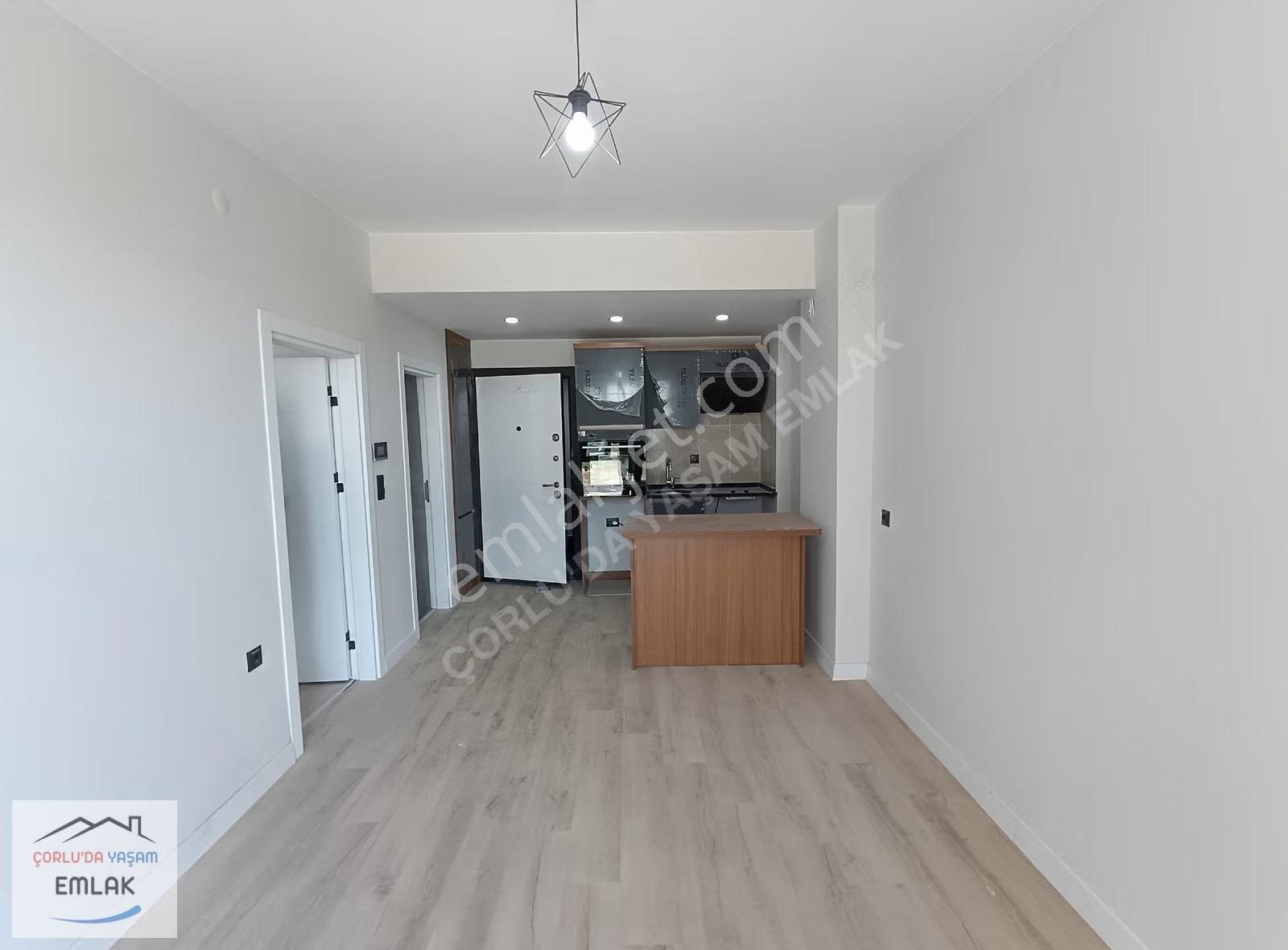 Çorlu Hatip Mh. Havuz Cephe 1+1 Kiralık Daire - Görsel 8