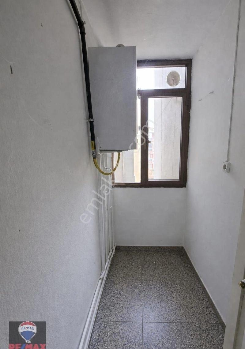 Karşıyaka Yalı Bulvarı Denız Manzaralı 2+1 Satılık Daıre - Görsel 10