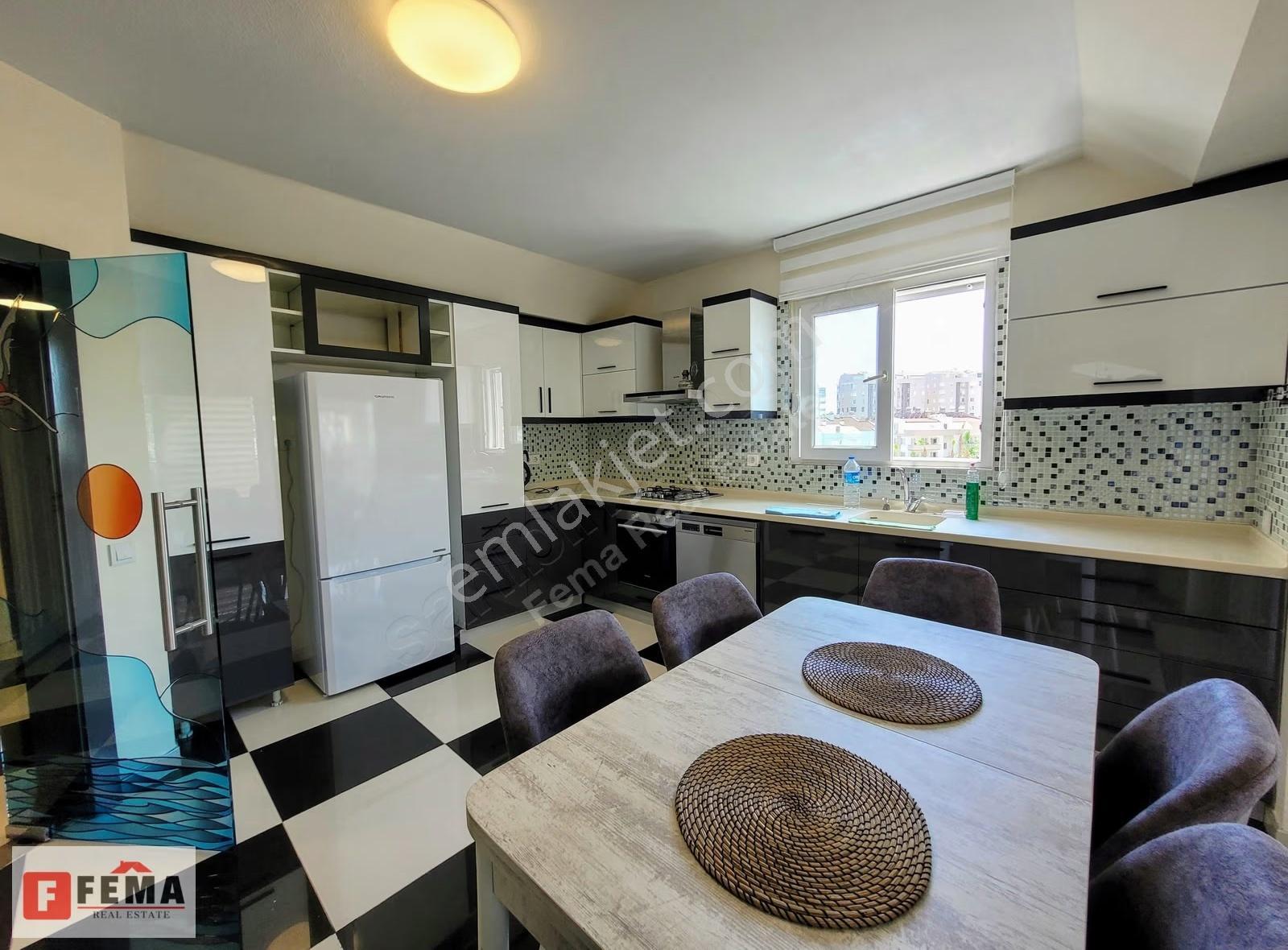 Denize 350 Metre Satılık 4+1 Çatı Dubleksi - Furnished For Sale - Görsel 15