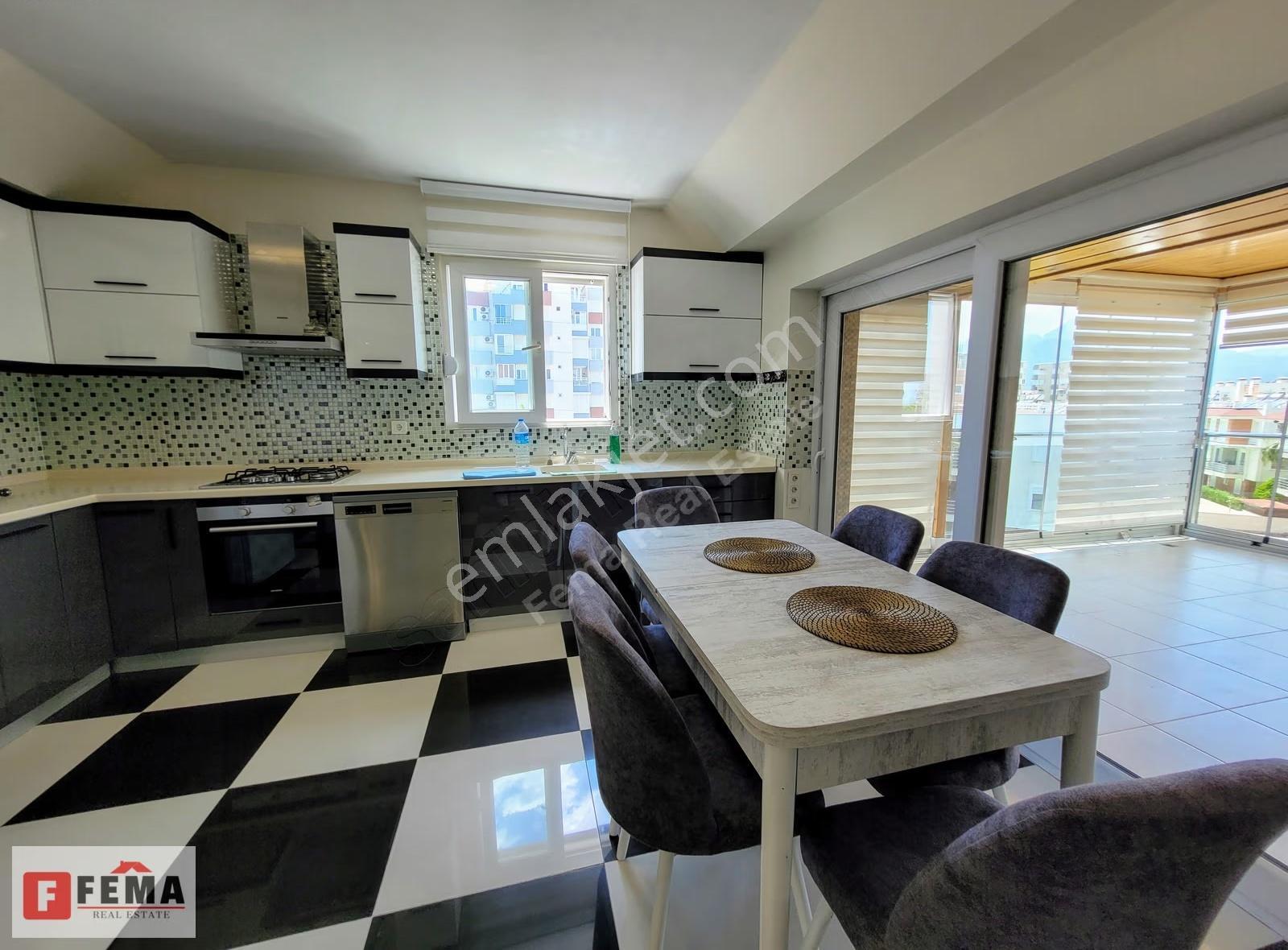 Denize 350 Metre Satılık 4+1 Çatı Dubleksi - Furnished For Sale - Görsel 30
