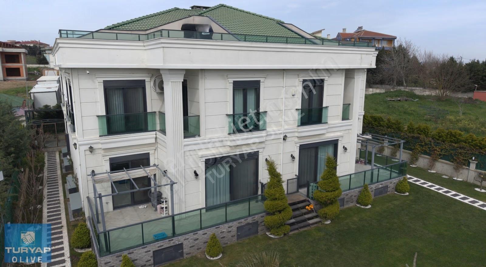 Büyükçekmece Mimarsinan'da Satılık İkiz Villa