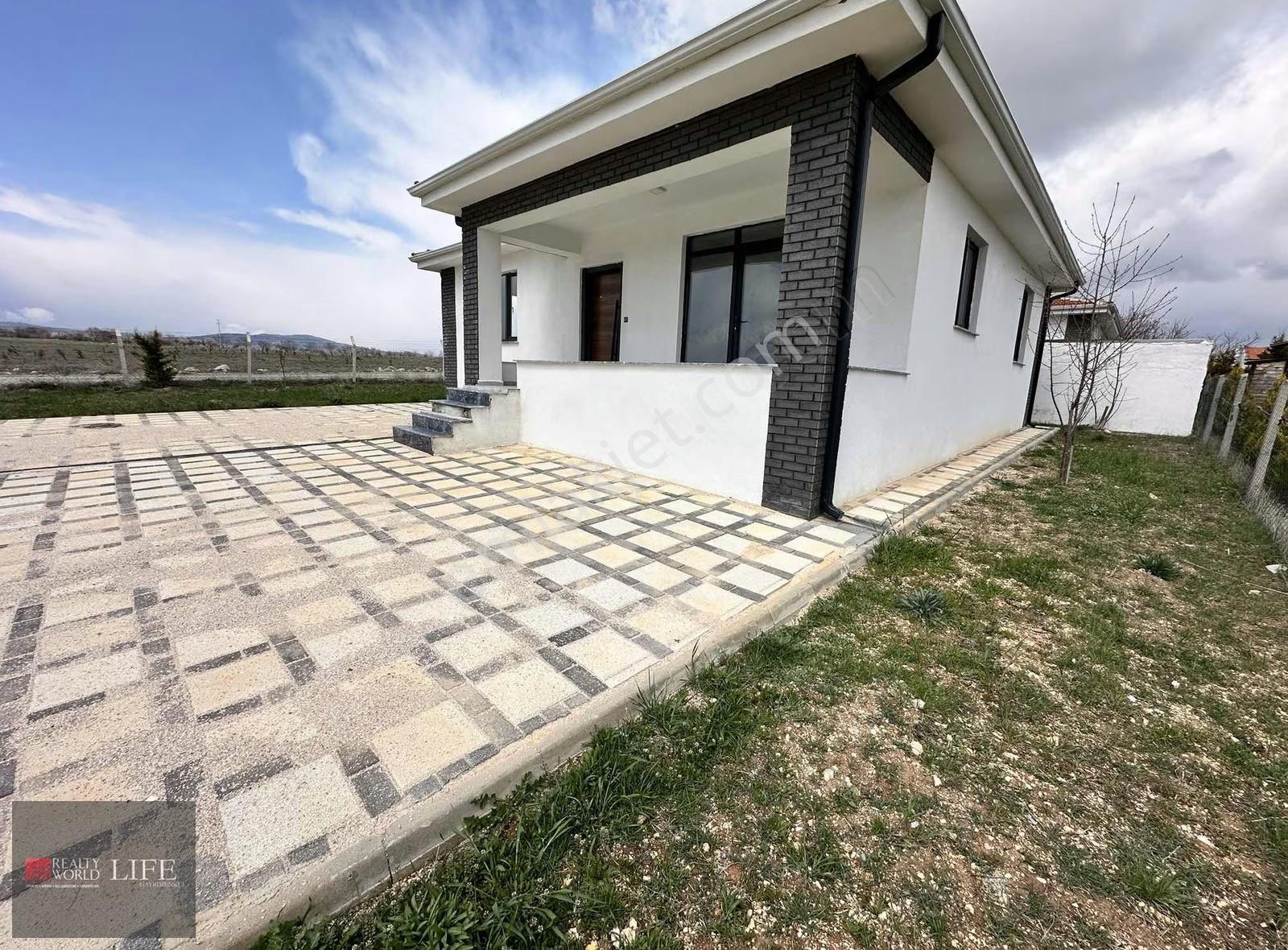 Rw Lıfe // Değişören Mahallesi Bahçeli Müstakil Sıfır 2+1