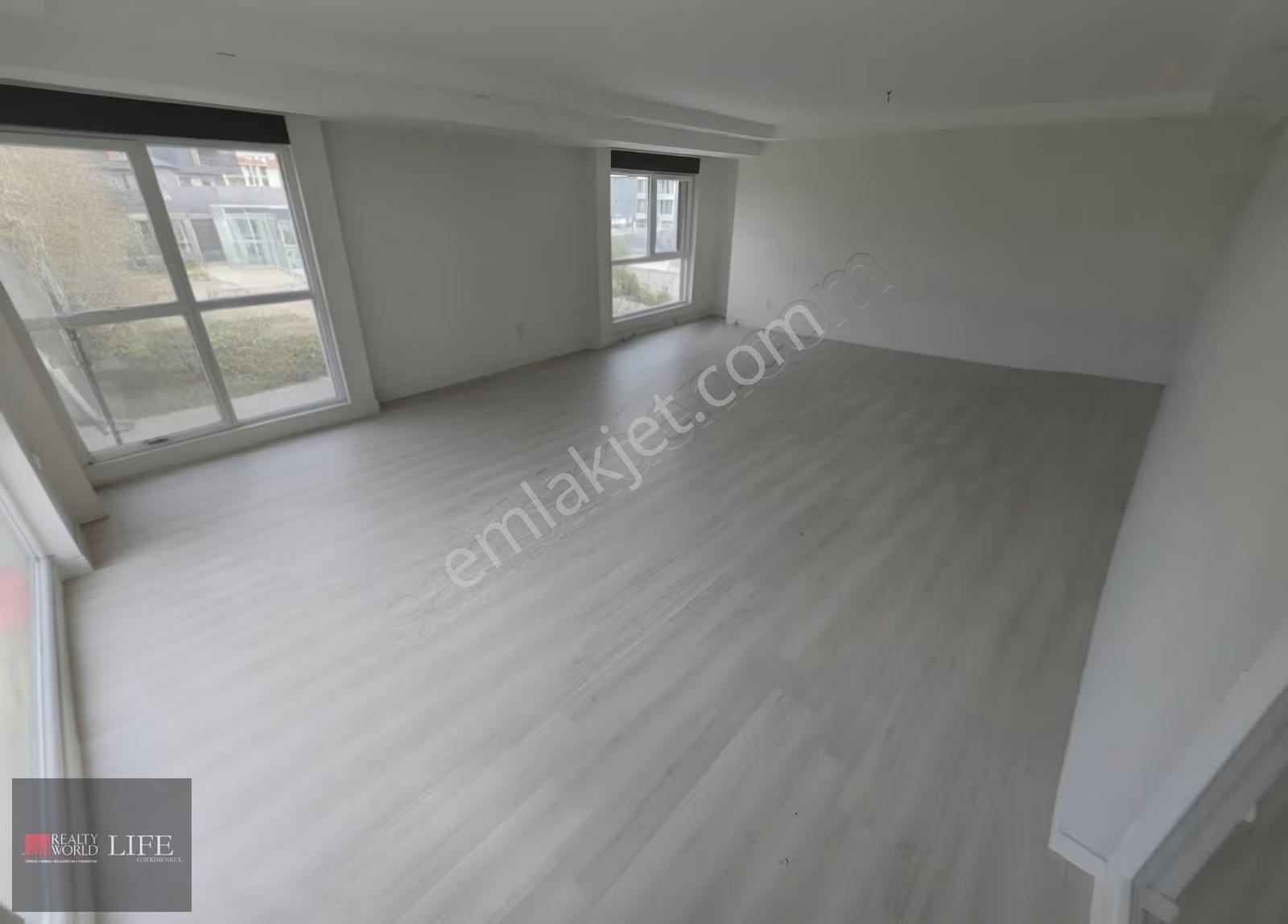 Rwlıfe// Frezya Sitesi 280m² 5+1 Kapalı Havuzlu Satılık Daire - Görsel 2