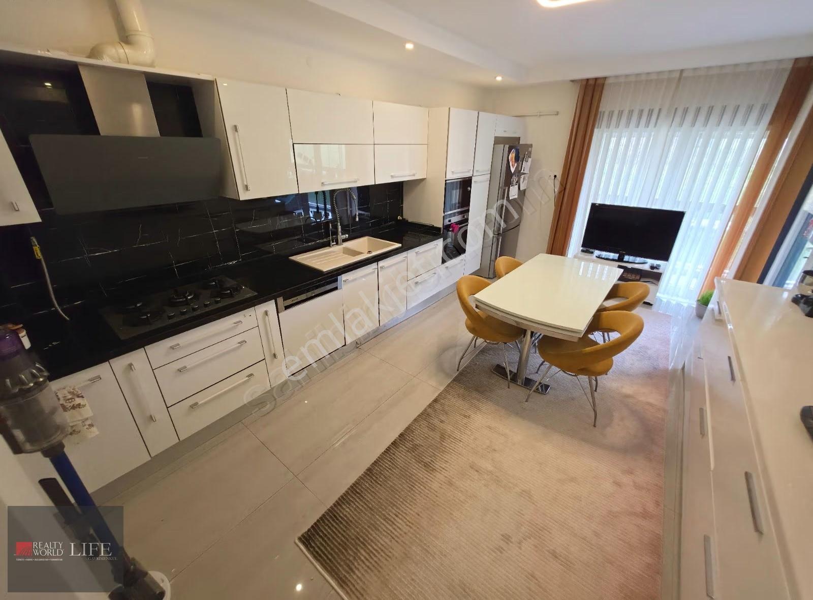 Rwlıfe// Frezya Sitesi 280m² 5+1 Kapalı Havuzlu Satılık Daire - Görsel 12