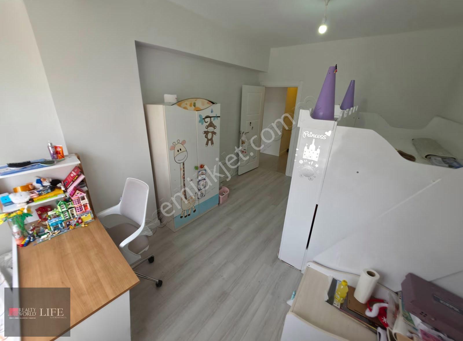 Rwlıfe// Frezya Sitesi 280m² 5+1 Kapalı Havuzlu Satılık Daire - Görsel 9