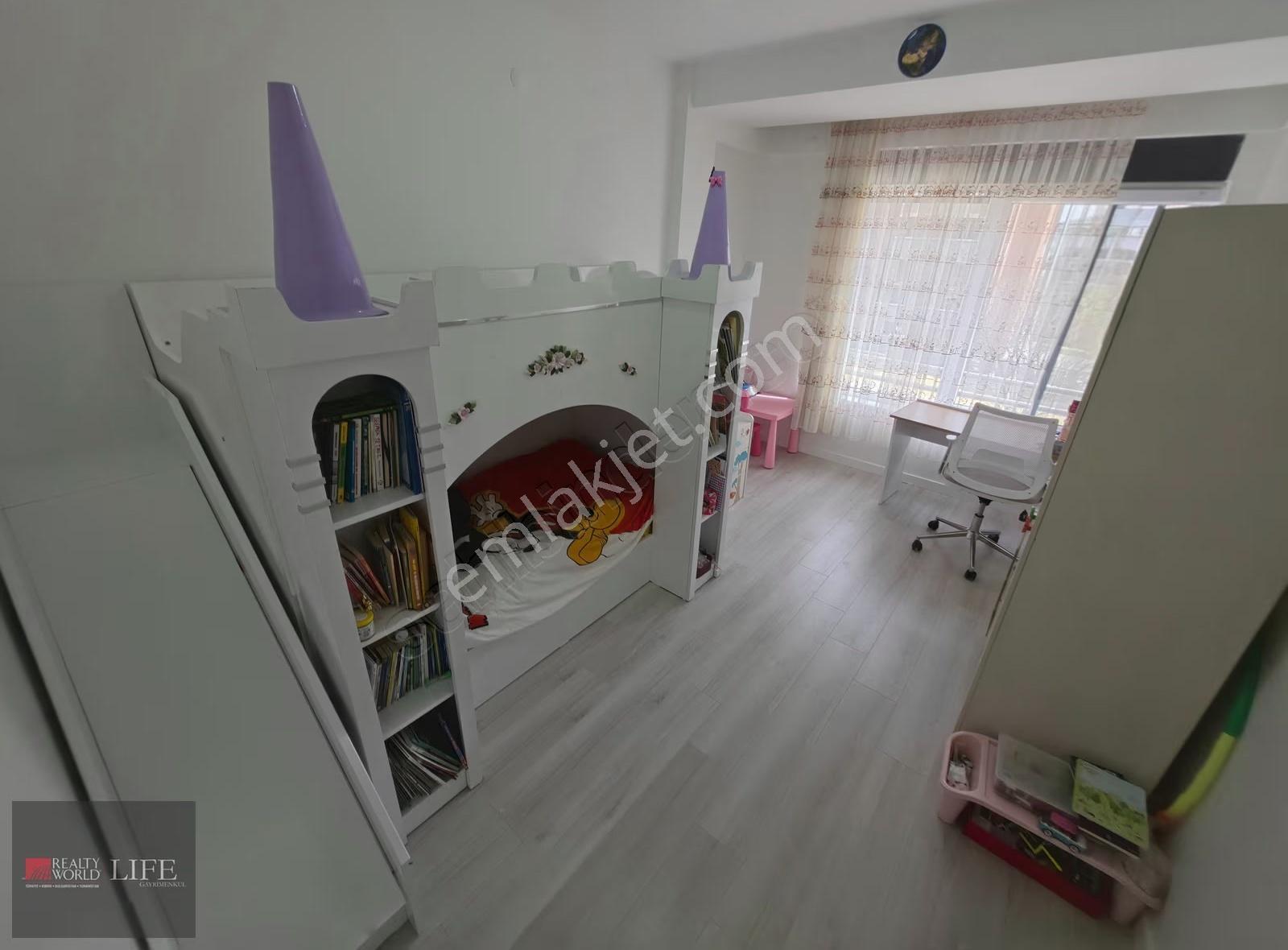 Rwlıfe// Frezya Sitesi 280m² 5+1 Kapalı Havuzlu Satılık Daire - Görsel 8