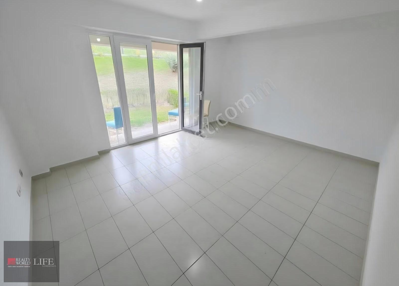 Rwlıfe// Frezya Sitesi 280m² 5+1 Kapalı Havuzlu Satılık Daire - Görsel 20