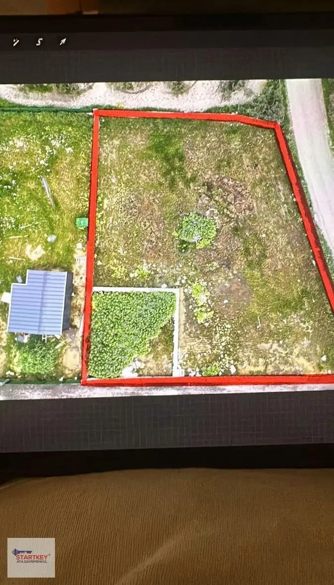 Foça Gerenköy 'de 871 M2 Satılık Bağ