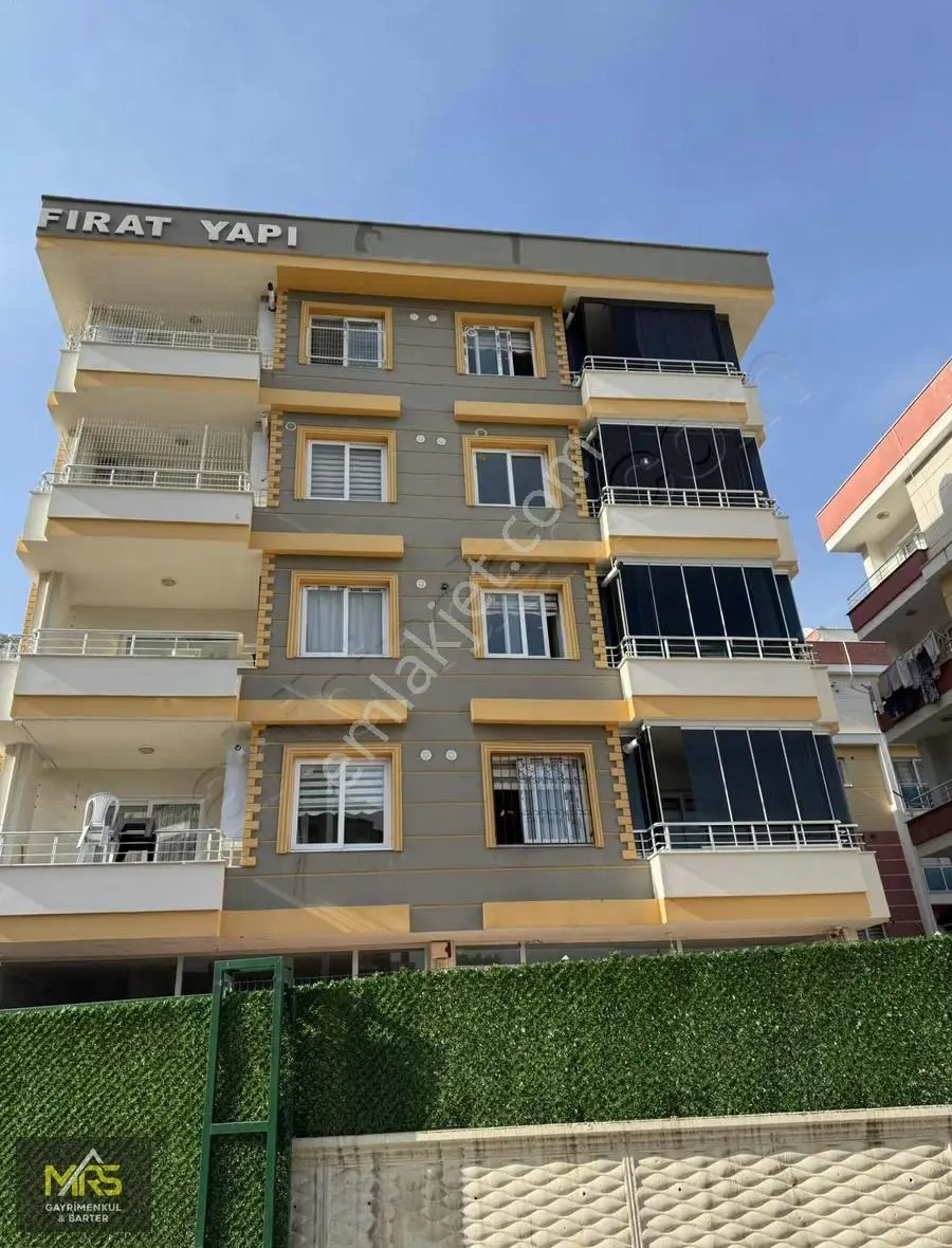 Yalınayakta Geniş Ve Kullanışlı 3+1 Daire Fırsatı