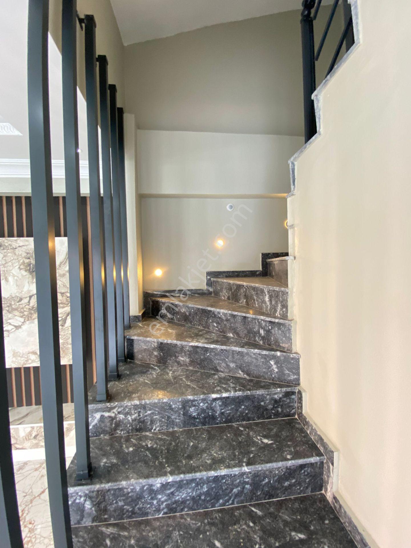 Harunyılmaz İnşaa"ttan 4+1 210m2 Havuzlu Otaparklı Muthiş Villa - Görsel 33