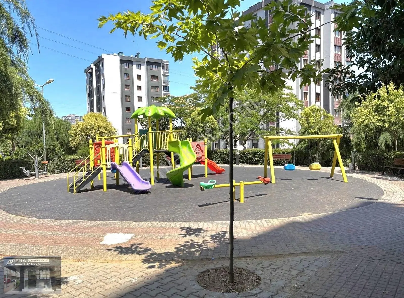 Başakşehir 5. Etap Yeniköy Sitesinde 3+1 145m2 1. Kat - Görsel 2