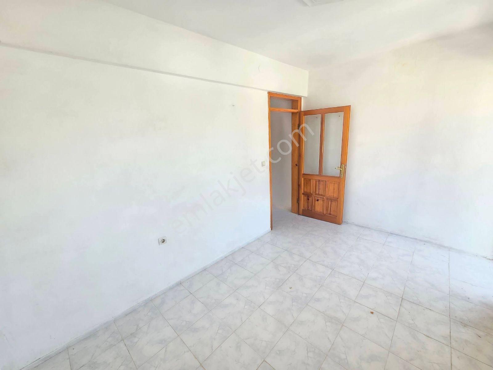 Yenifoça'da Denize Yürüme Mesafesinde Satılık 2+1 Daire - Görsel 13
