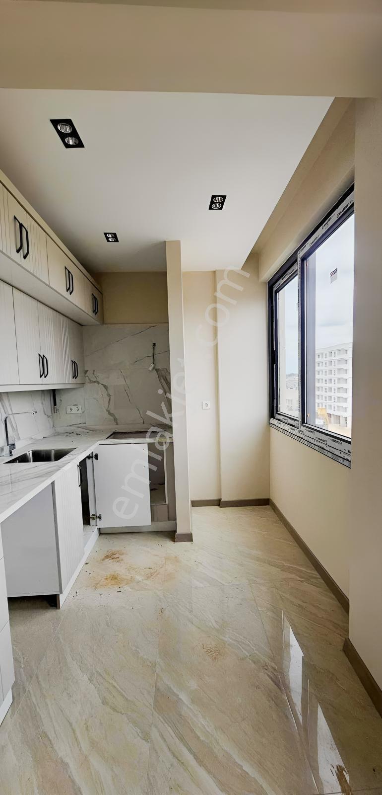 Çınarlı'da 2+1 K.mutfak Hasarsız İskanlı Kombili Kiralık Daire - Görsel 20