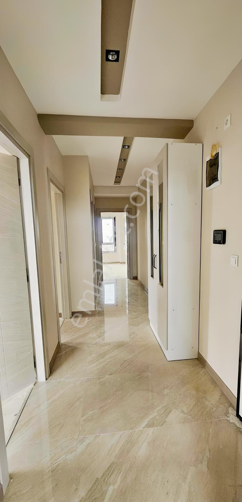 Çınarlı'da 2+1 K.mutfak Hasarsız İskanlı Kombili Kiralık Daire - Görsel 19