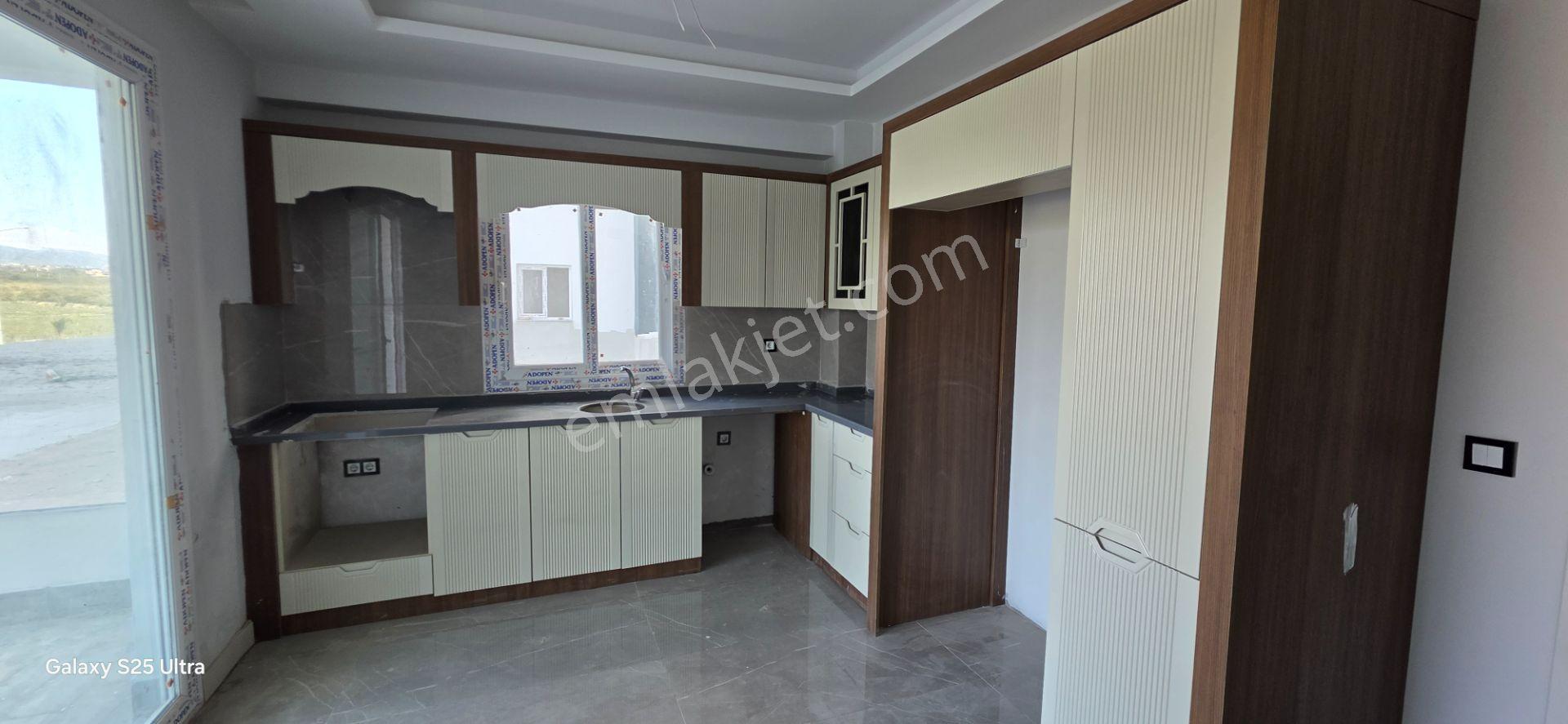 Royal Emlaktan Erdemli Tömük Mah Satlık 2+1 Yazlık 140m2 Daire 10 Bloklu - Görsel 13