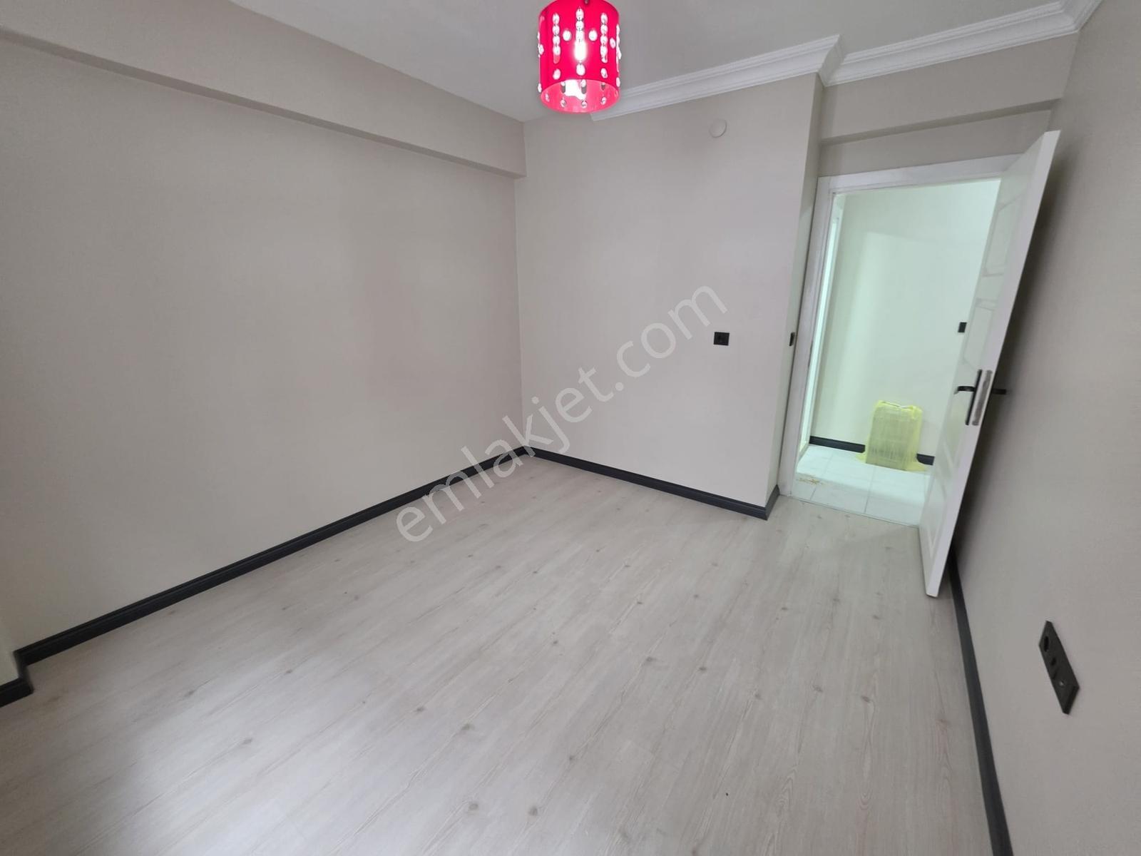 Aslan Emlak Gayrimenkul' Den Kiralık Çamlıca ' Da 2+1 - Görsel 4