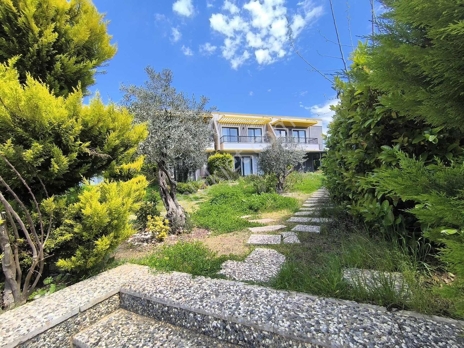 Davutlarda Havuzlu Butik Sitede Satılık 2+1 Villa