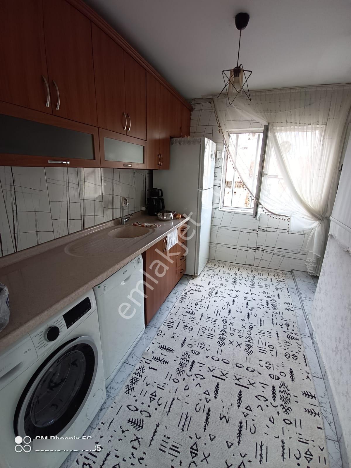 Serintepe Caminin Yanında 3 Katlı Satılık Müstakil Ev - Görsel 5