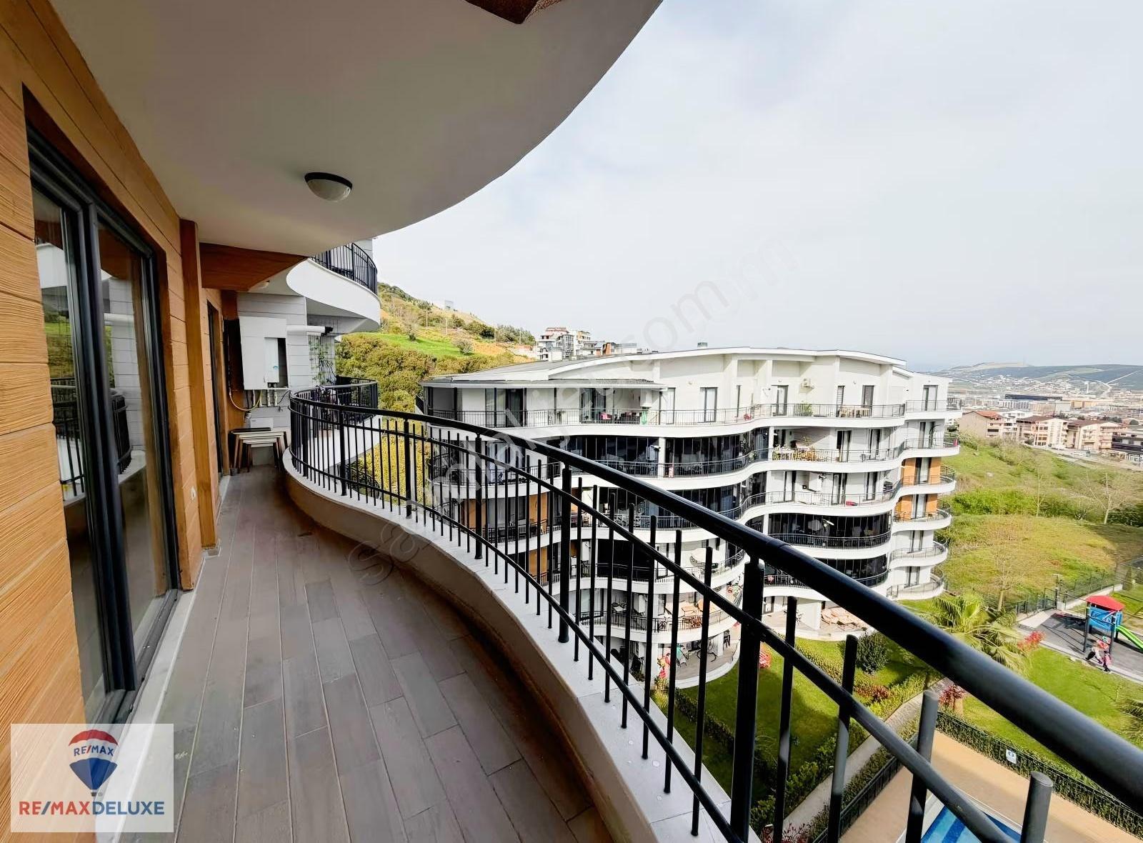 Yeşilova Vogue'da Ara Kat Havuz Cepheli Kiralık 2+1 Daire - Görsel 5