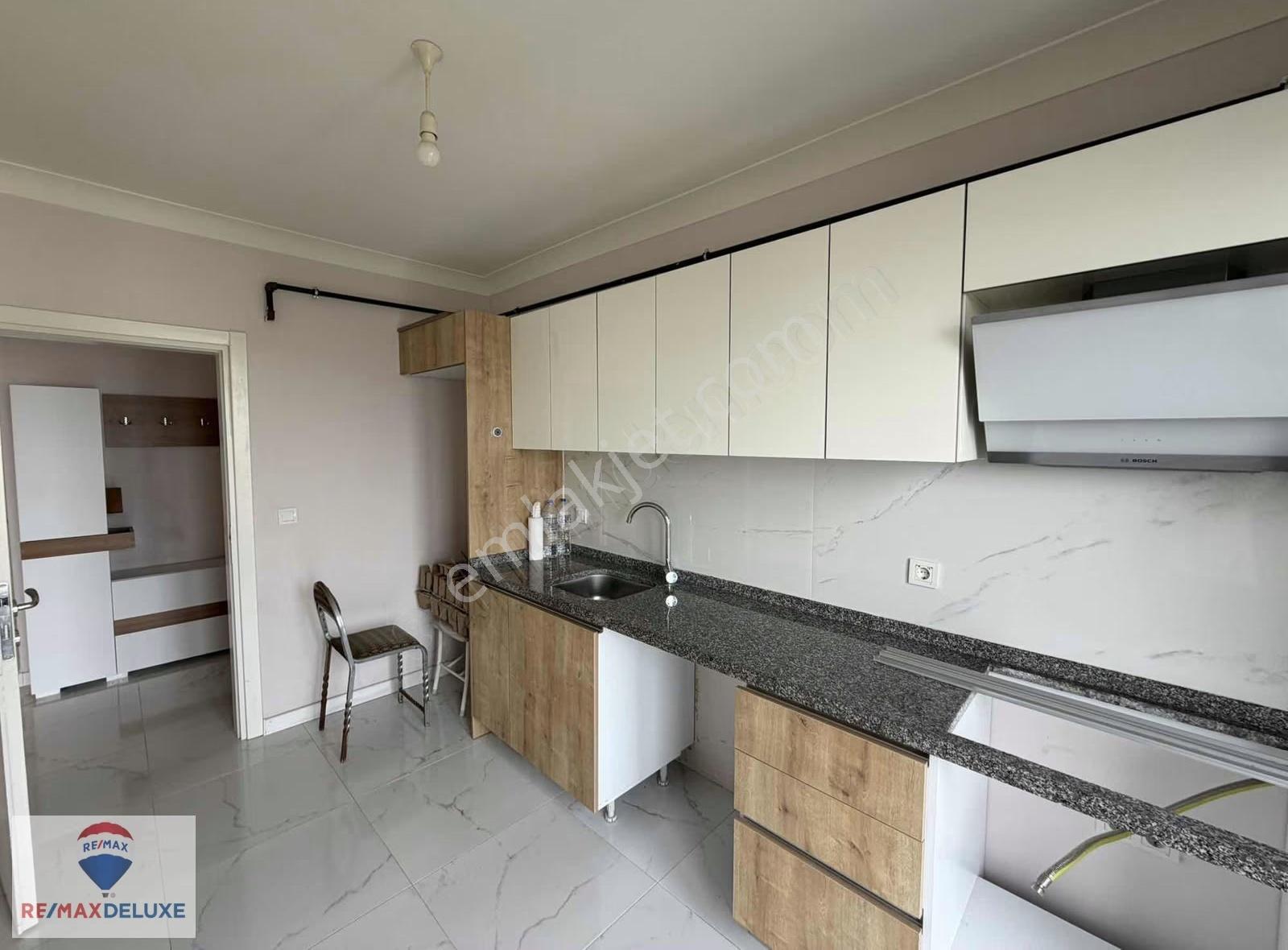 Yeşilova Vogue'da Ara Kat Havuz Cepheli Kiralık 2+1 Daire - Görsel 2