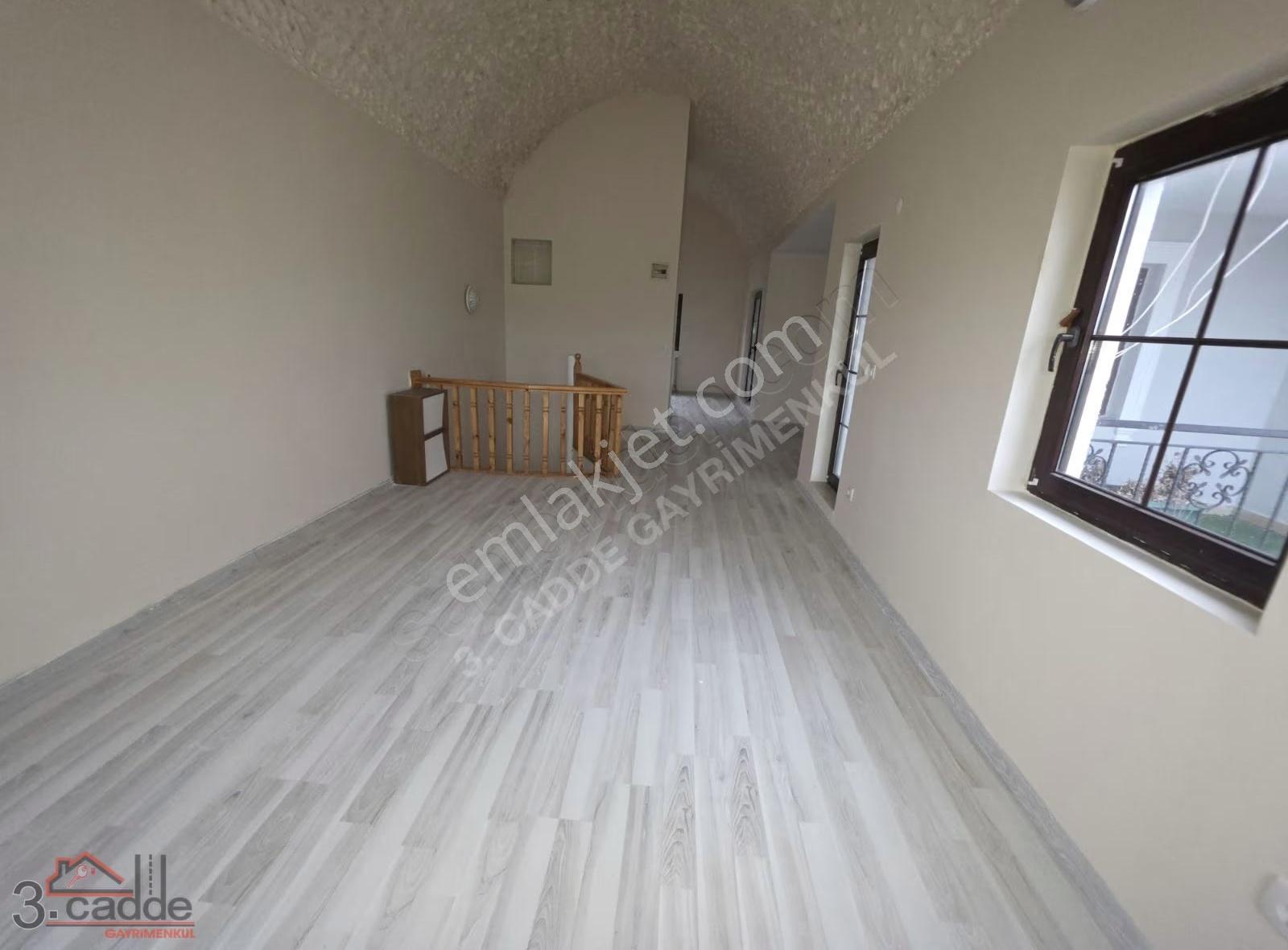 Bahçeşehir Boğazköy Büyük Bahçeli Köşe Villa (ticariye Uygun)