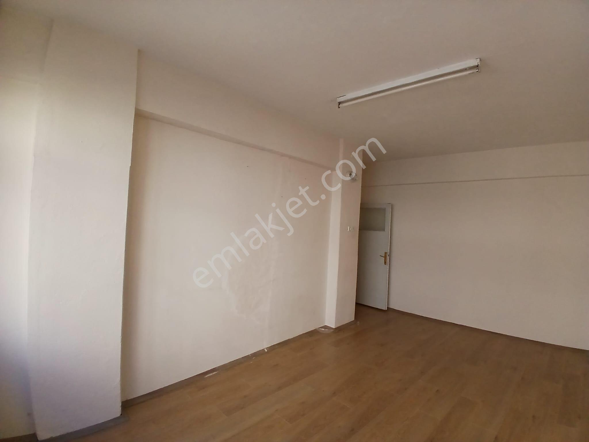 Akçay Emlak'tan Akşehir Çarşı Merkez Stadyum Civarında Doğalgazlı Kiralık 2+1 Daire - Görsel 13