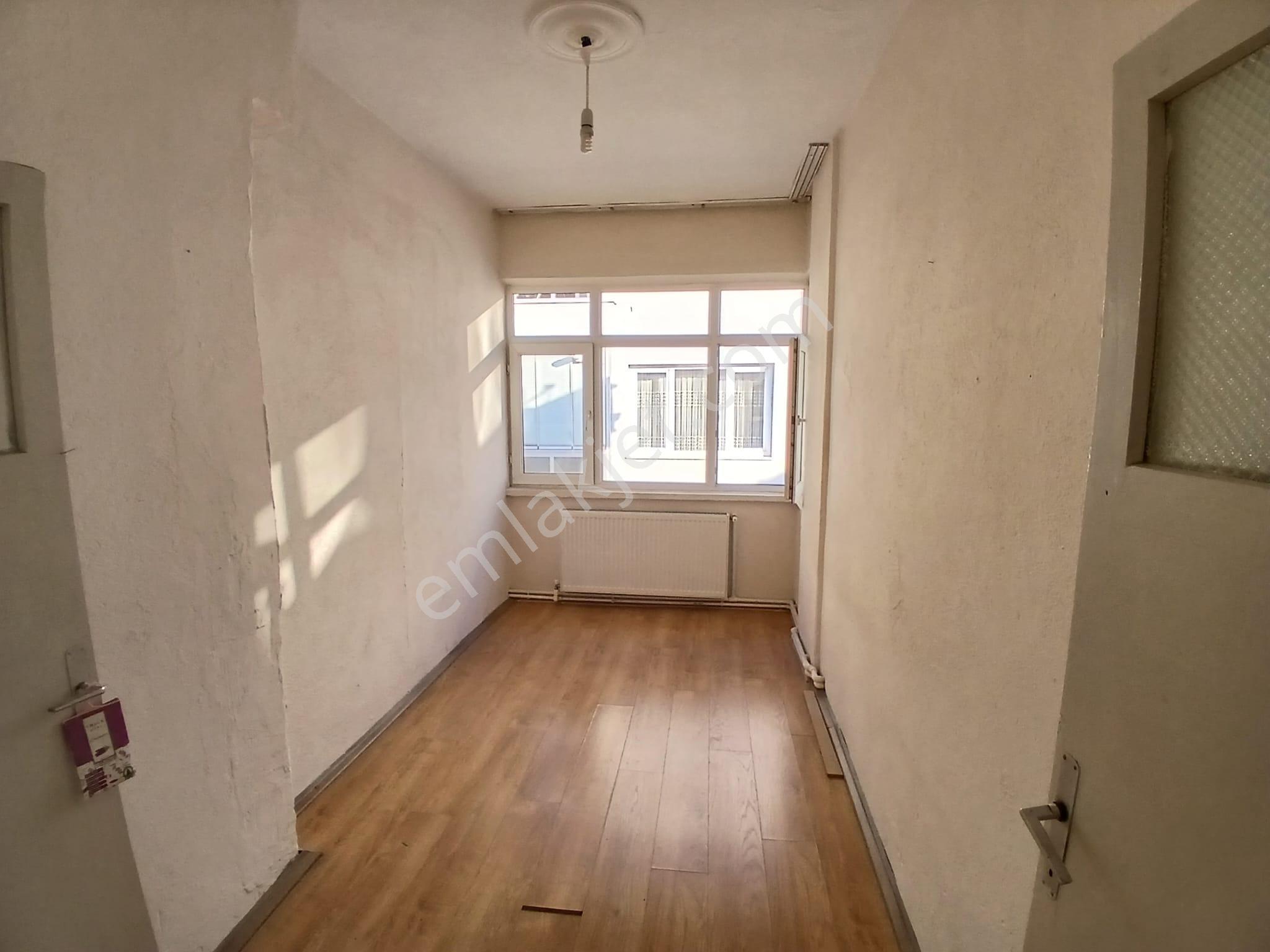 Akçay Emlak'tan Akşehir Çarşı Merkez Stadyum Civarında Doğalgazlı Kiralık 2+1 Daire - Görsel 9