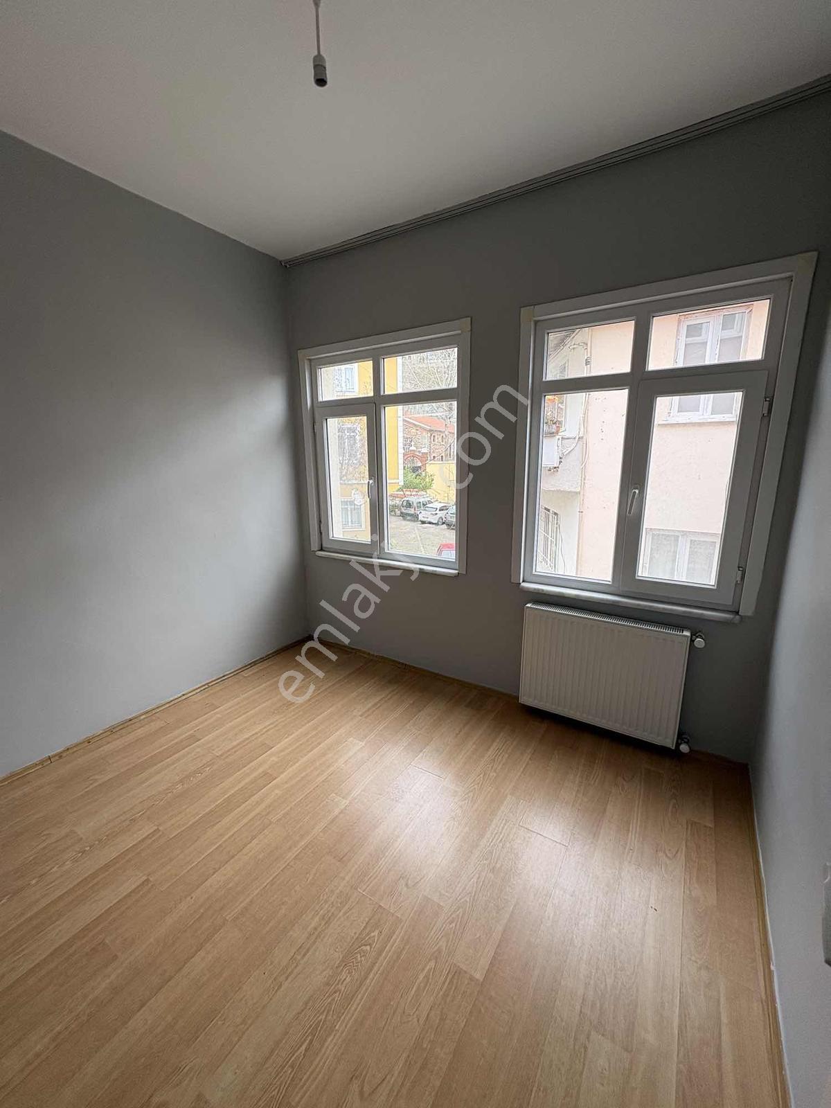 Sarıyer'de Deniz Manzaralı Kiralık 2+1 Daire