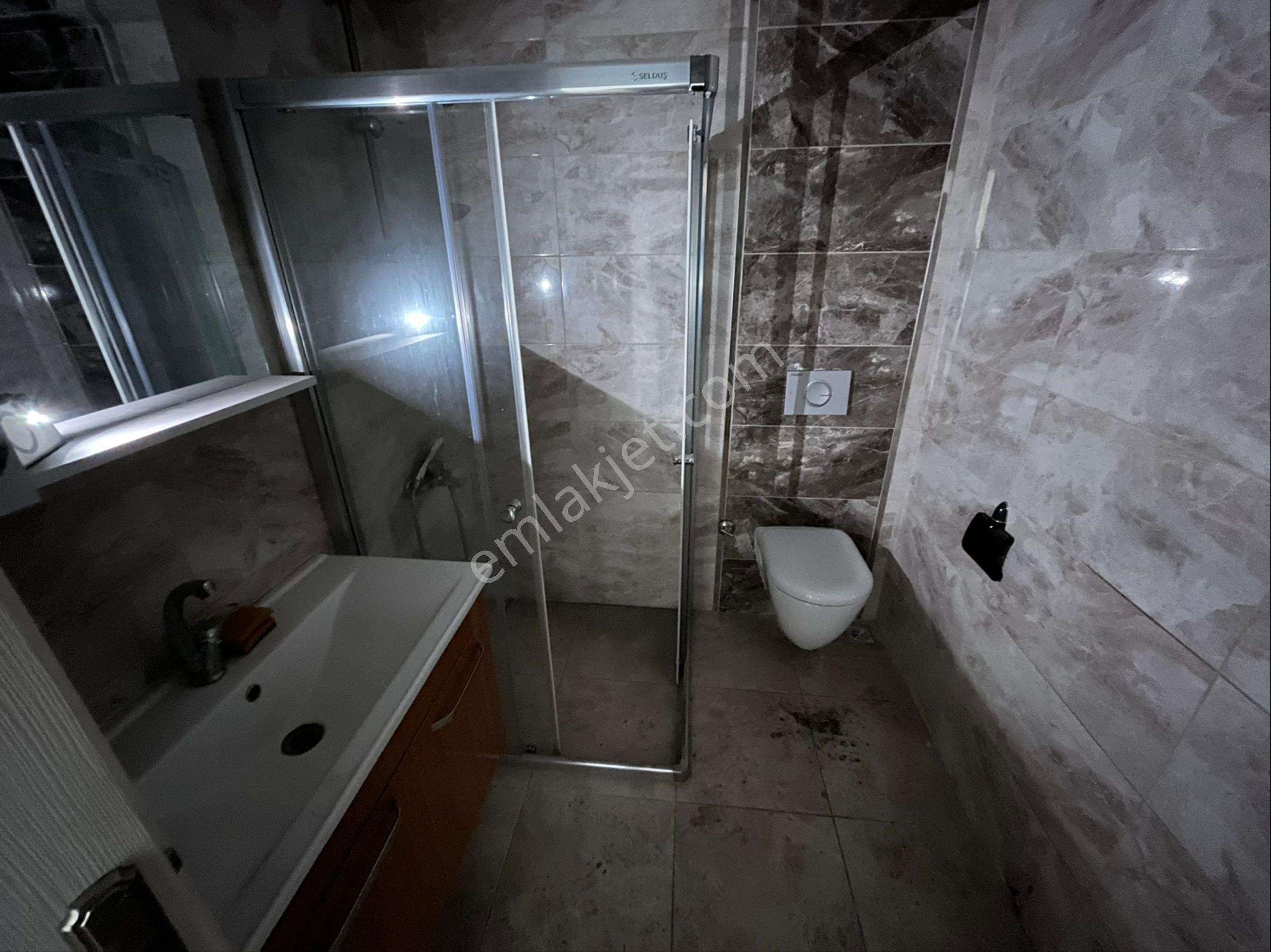 Miray Emlaktan Çarşı İçinde Doğalgazlı Teraslı Kiralık 2+1 Daire - Görsel 34
