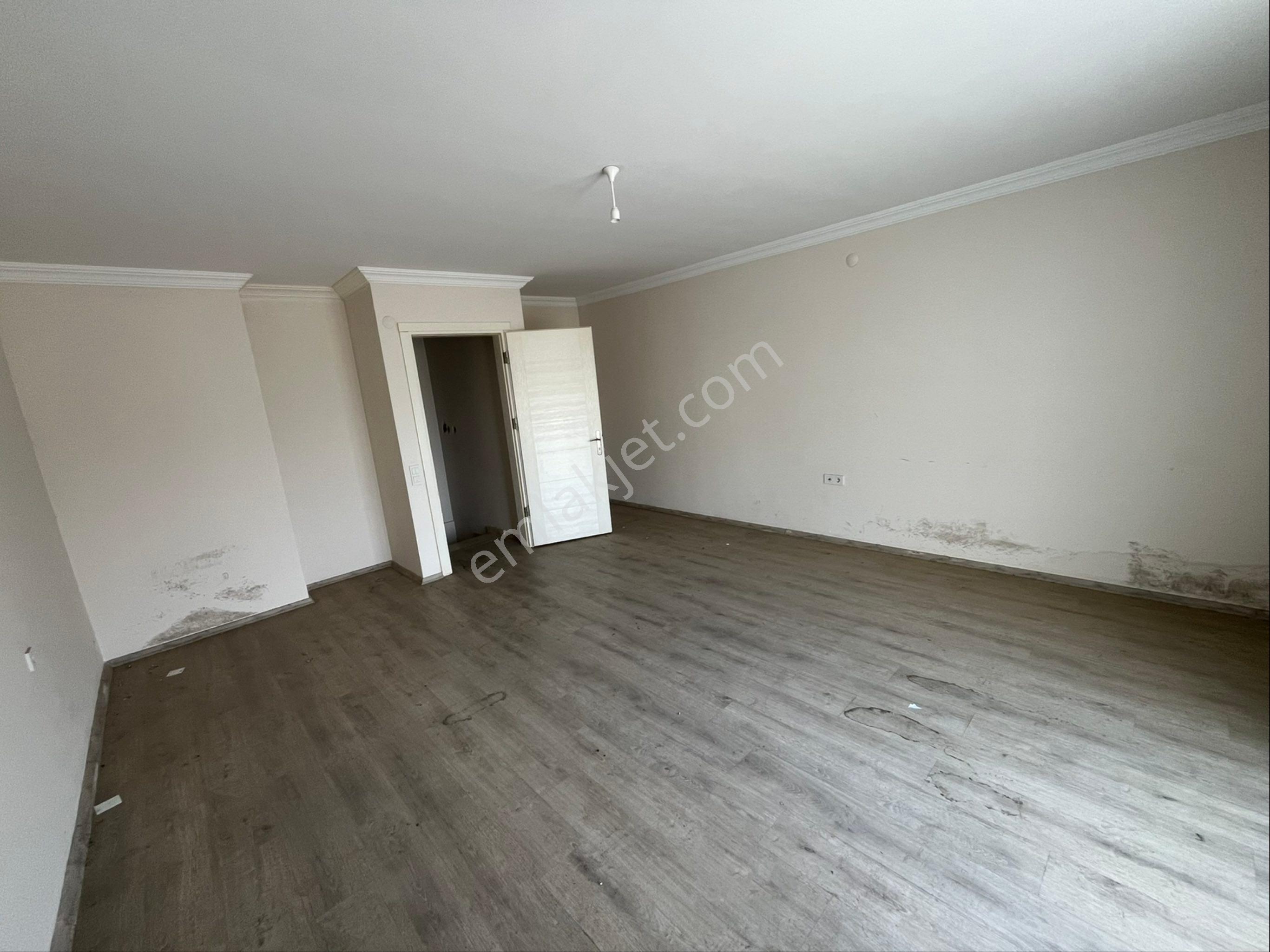 Miray Emlaktan Çarşı İçinde Doğalgazlı Teraslı Kiralık 2+1 Daire - Görsel 25
