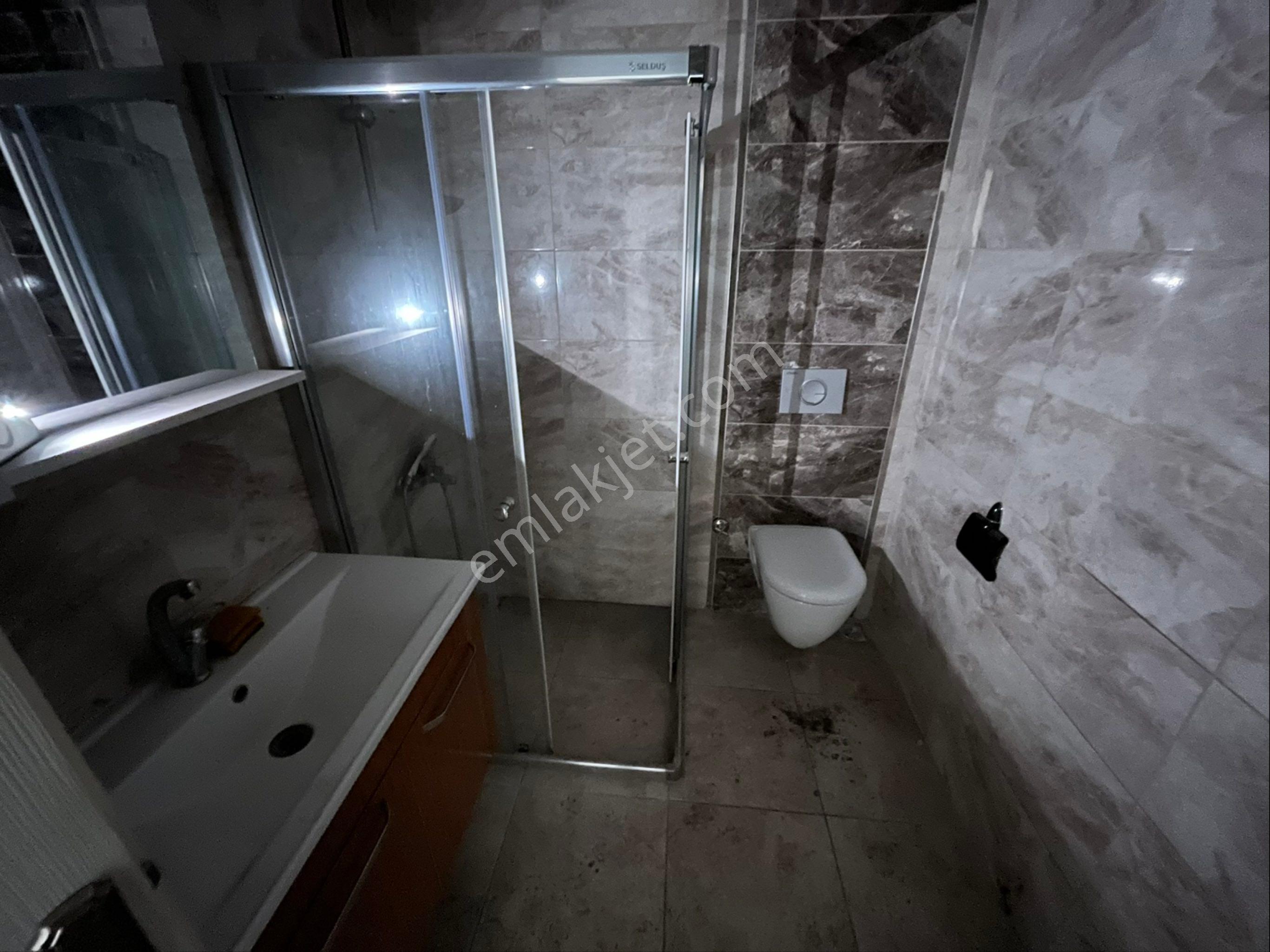 Miray Emlaktan Çarşı İçinde Doğalgazlı Teraslı Kiralık 2+1 Daire - Görsel 33