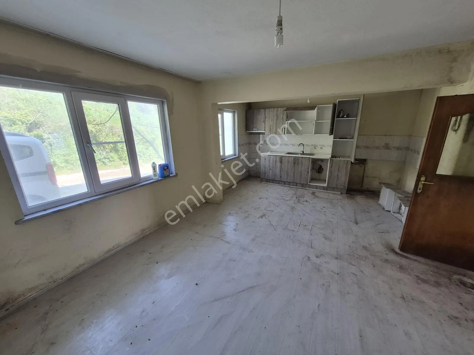 Eşsiz Manzaralı! Emirler Yenicesinde Kiralık 2+1 Ev - Görsel 3