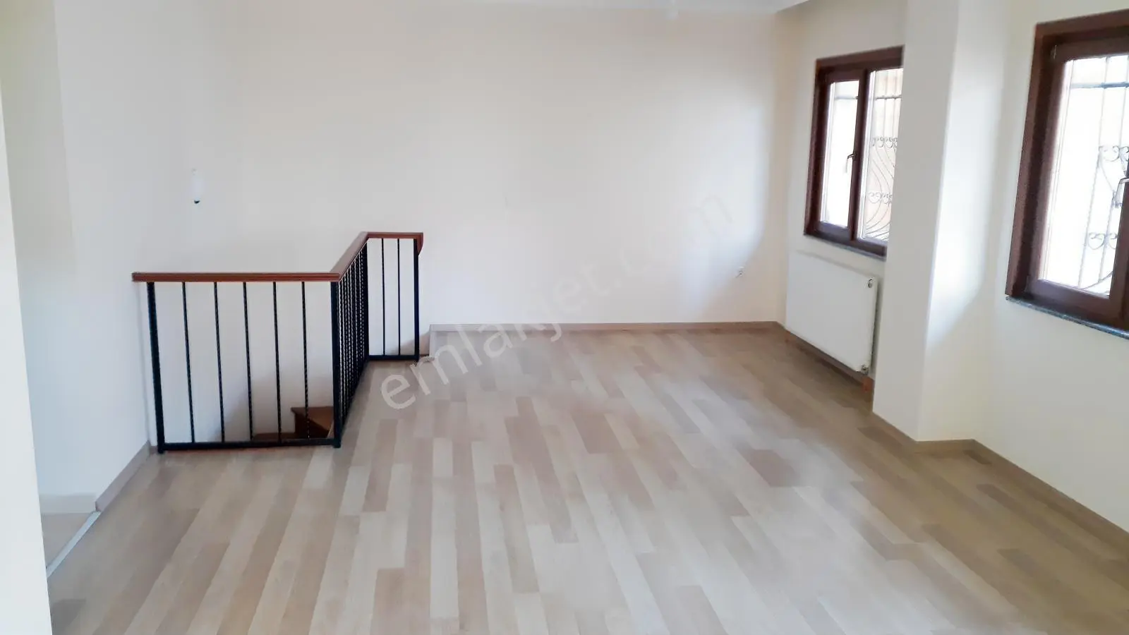 Modest Den Ortadağda Merkeze Yakın Kapalı Otoparklı Satılık - Görsel 4