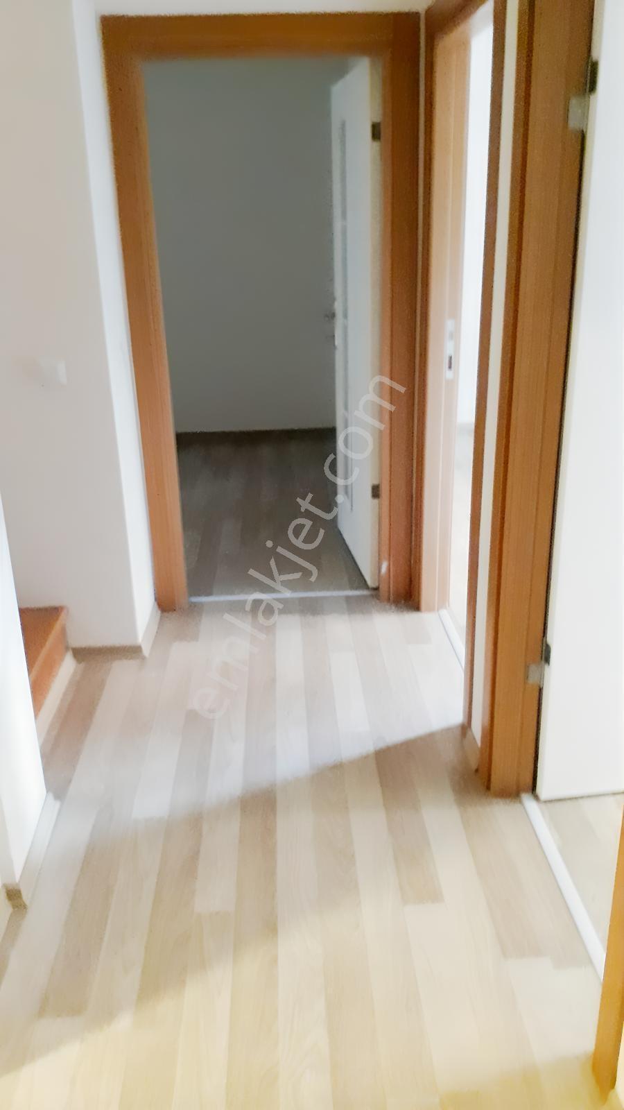 Modest Den Ortadağda Merkeze Yakın Kapalı Otoparklı Satılık - Görsel 14