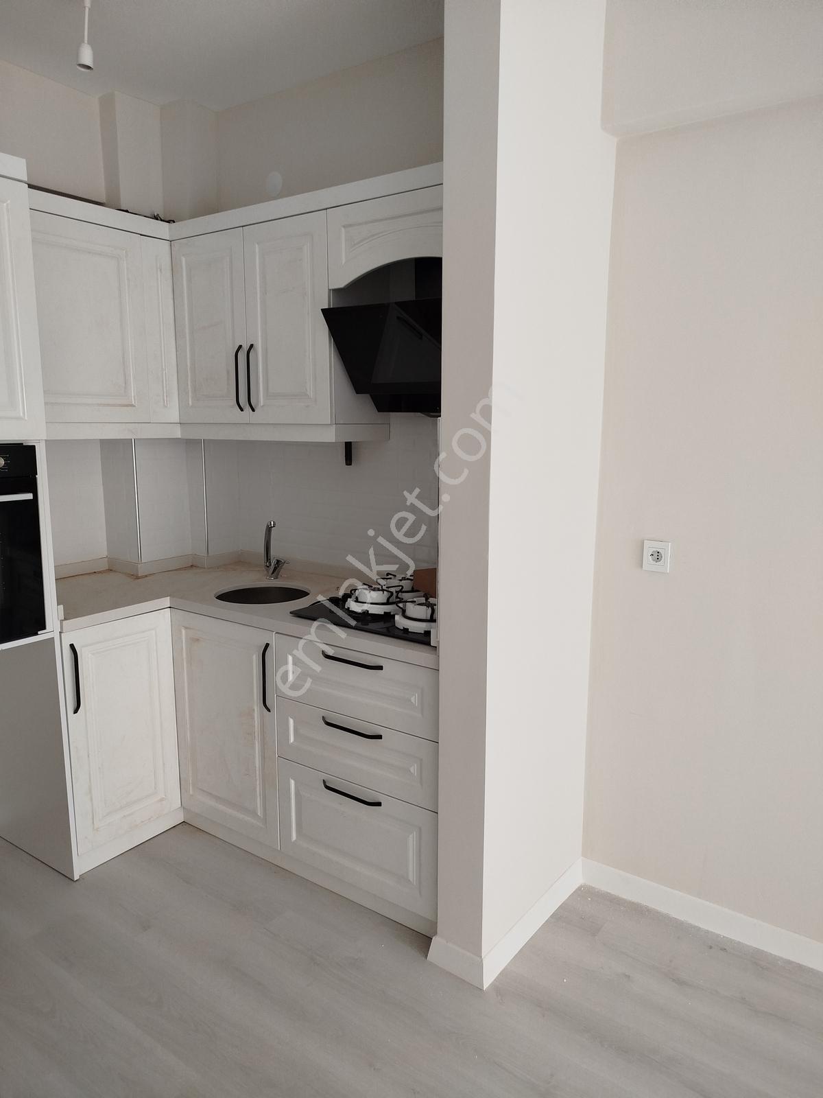 Çorlu Danış Lıfe Sitesinde Güney Cephe Satılık 1+1 Daire - Görsel 3