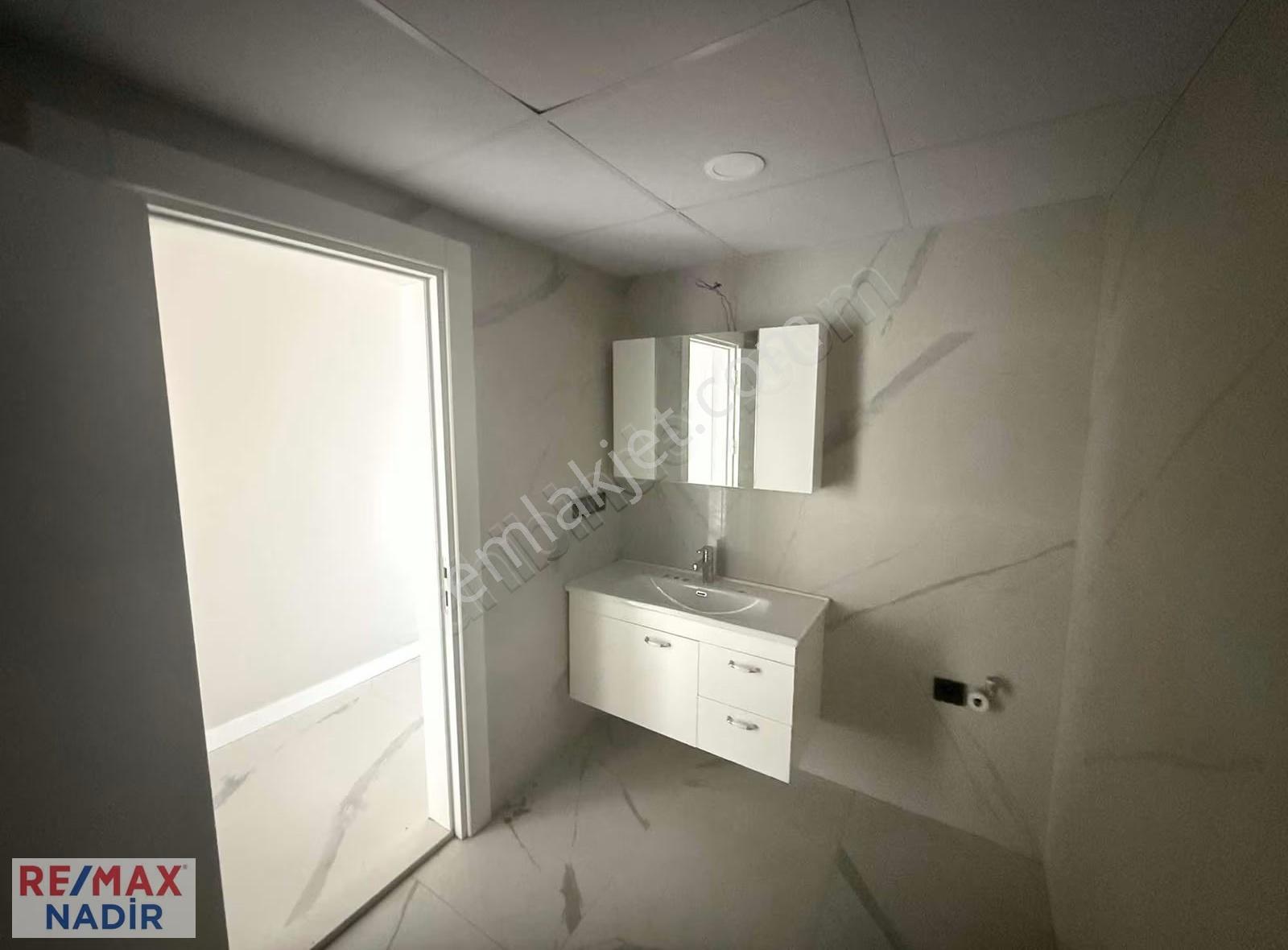 Deniz Manzaralı 170 M² Ayrı Mutfaklı Satılık 3+1 Daire - Görsel 15