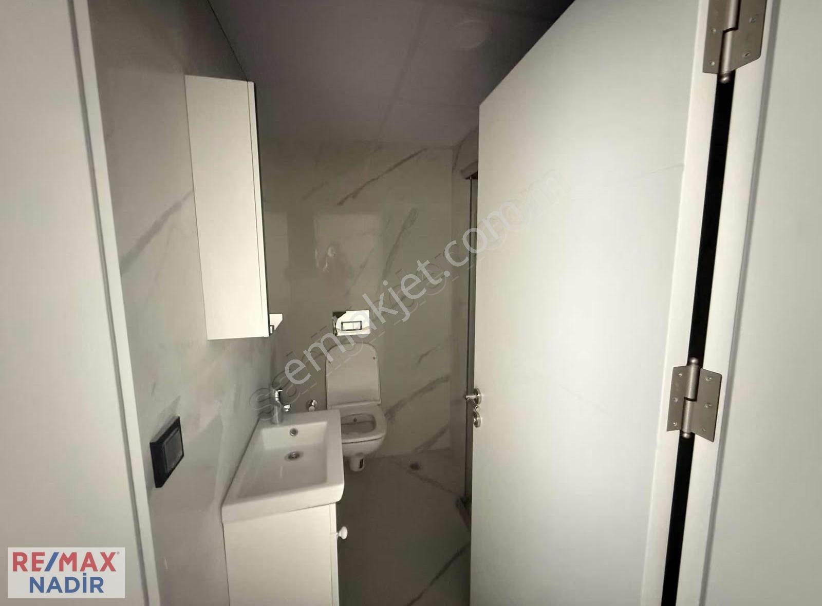 Deniz Manzaralı 170 M² Ayrı Mutfaklı Satılık 3+1 Daire - Görsel 32