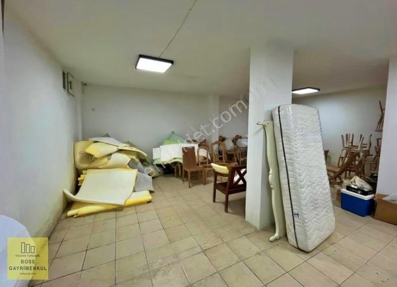 Avcılar E-5 Yanyolda 3 Bölümlü Depolu 205m² Satılık Dükkan - Görsel 2
